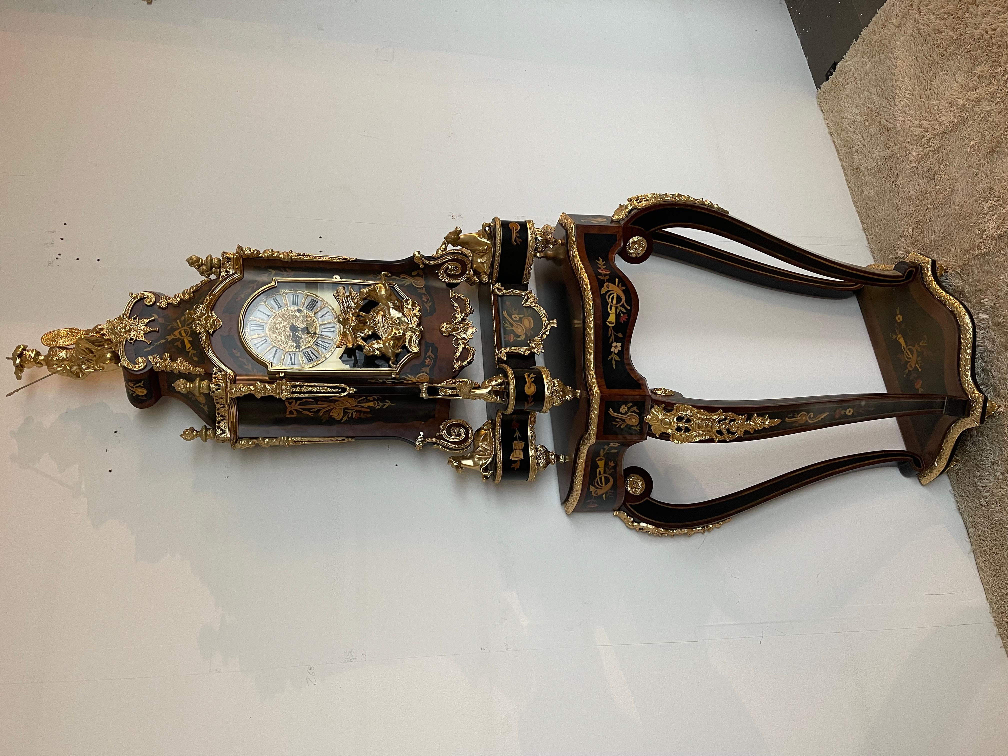 Imponente orologio a pendolo e console in stile francese secolo XX in vendita 1