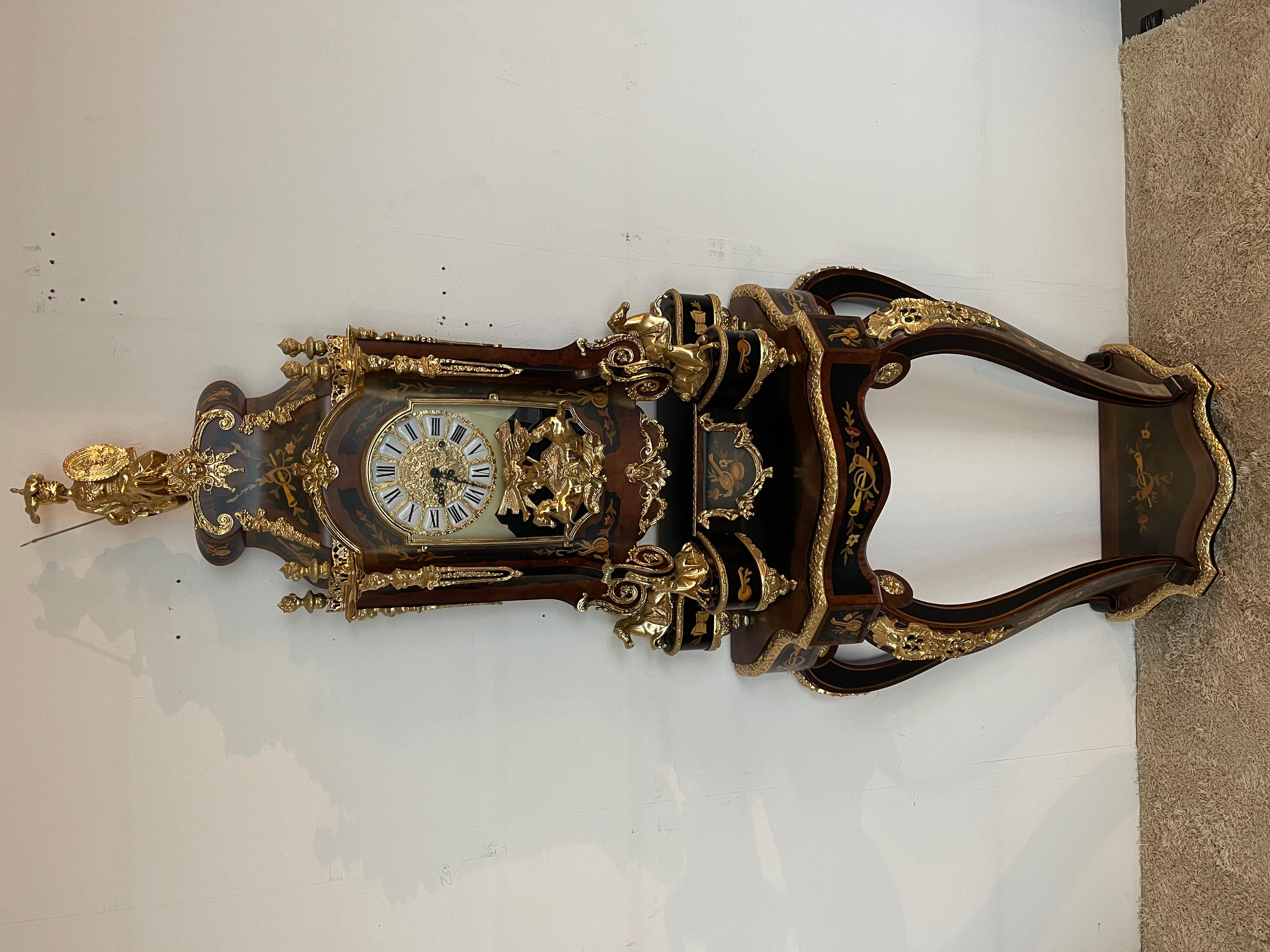 Imponente orologio a pendolo e console in stile francese secolo XX in vendita 2