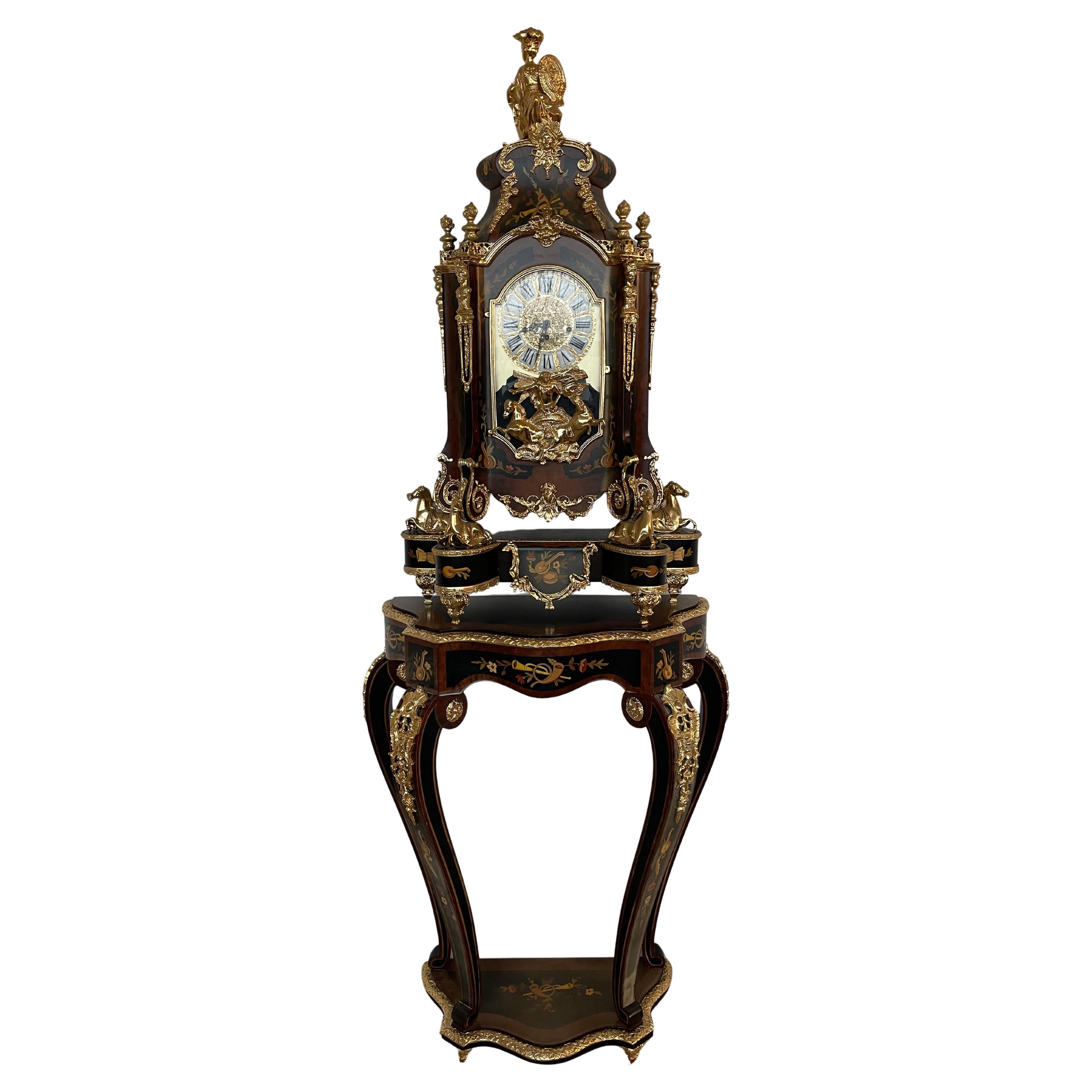 Imponente orologio a pendolo e console in stile francese secolo XX in vendita