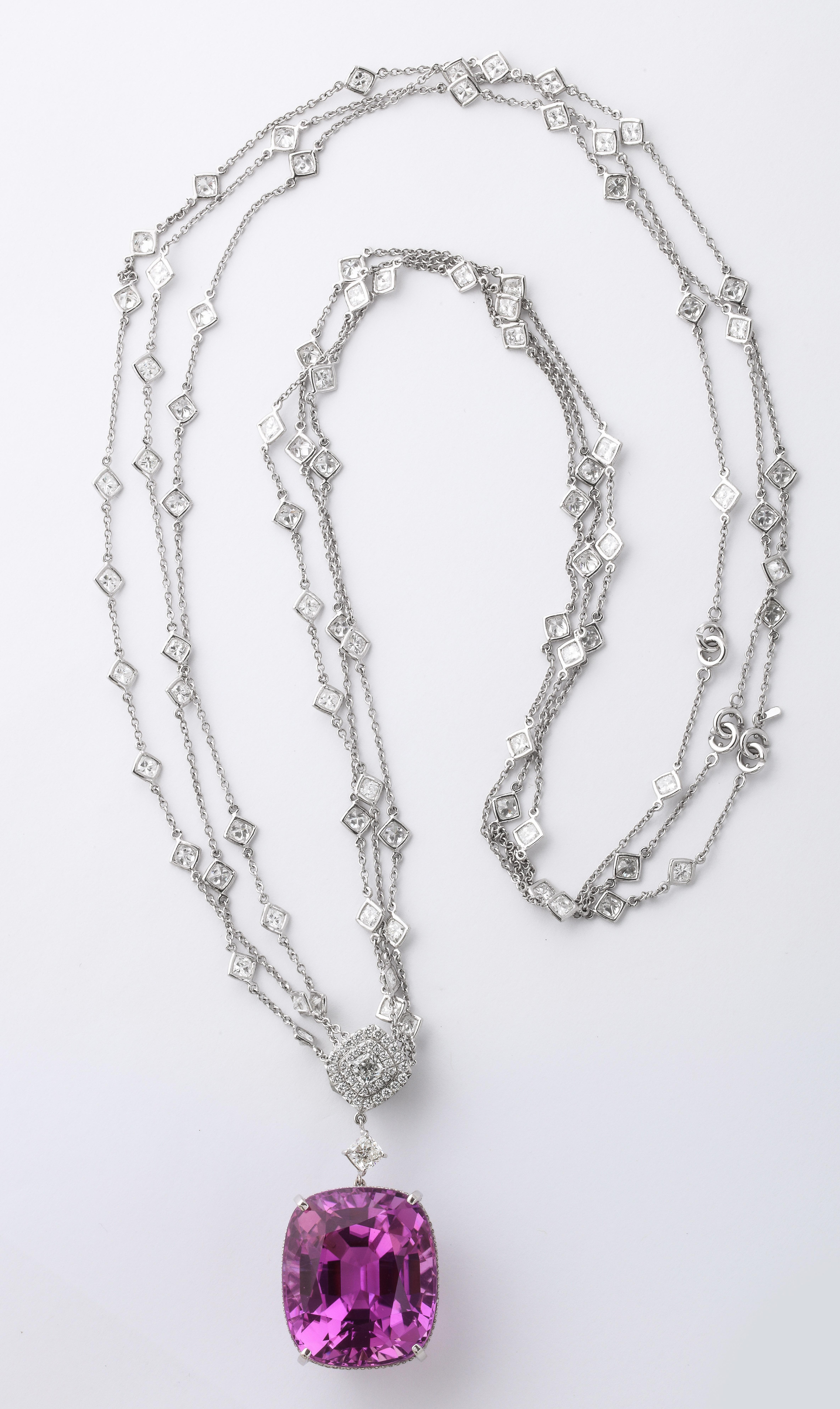 Important 100 Carat Kunzite Diamond Necklace In Excellent Condition In Bal Harbour, FL