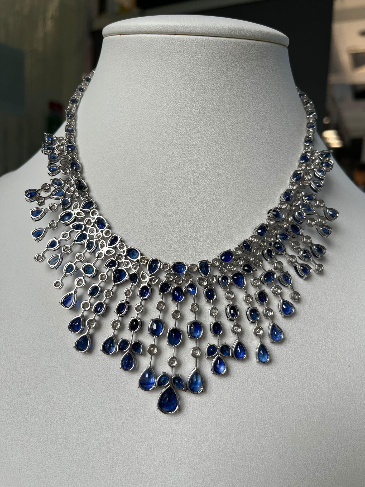 Modern Important 121 Carats Royal Blue Sapphire and Diamond Necklace set in 18k Gold For Sale