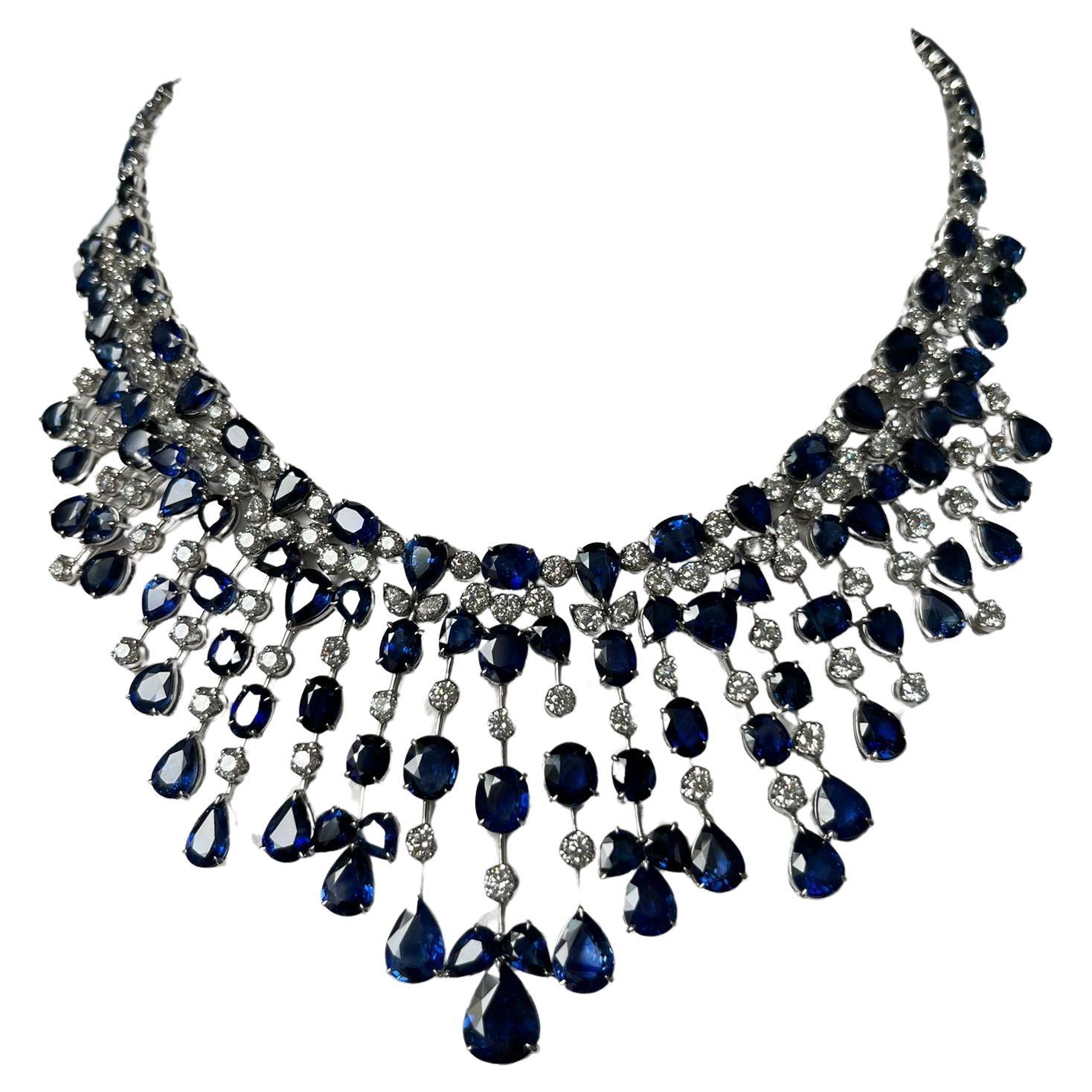 Important 121 Carats Royal Blue Sapphire and Diamond Necklace set in 18k Gold For Sale