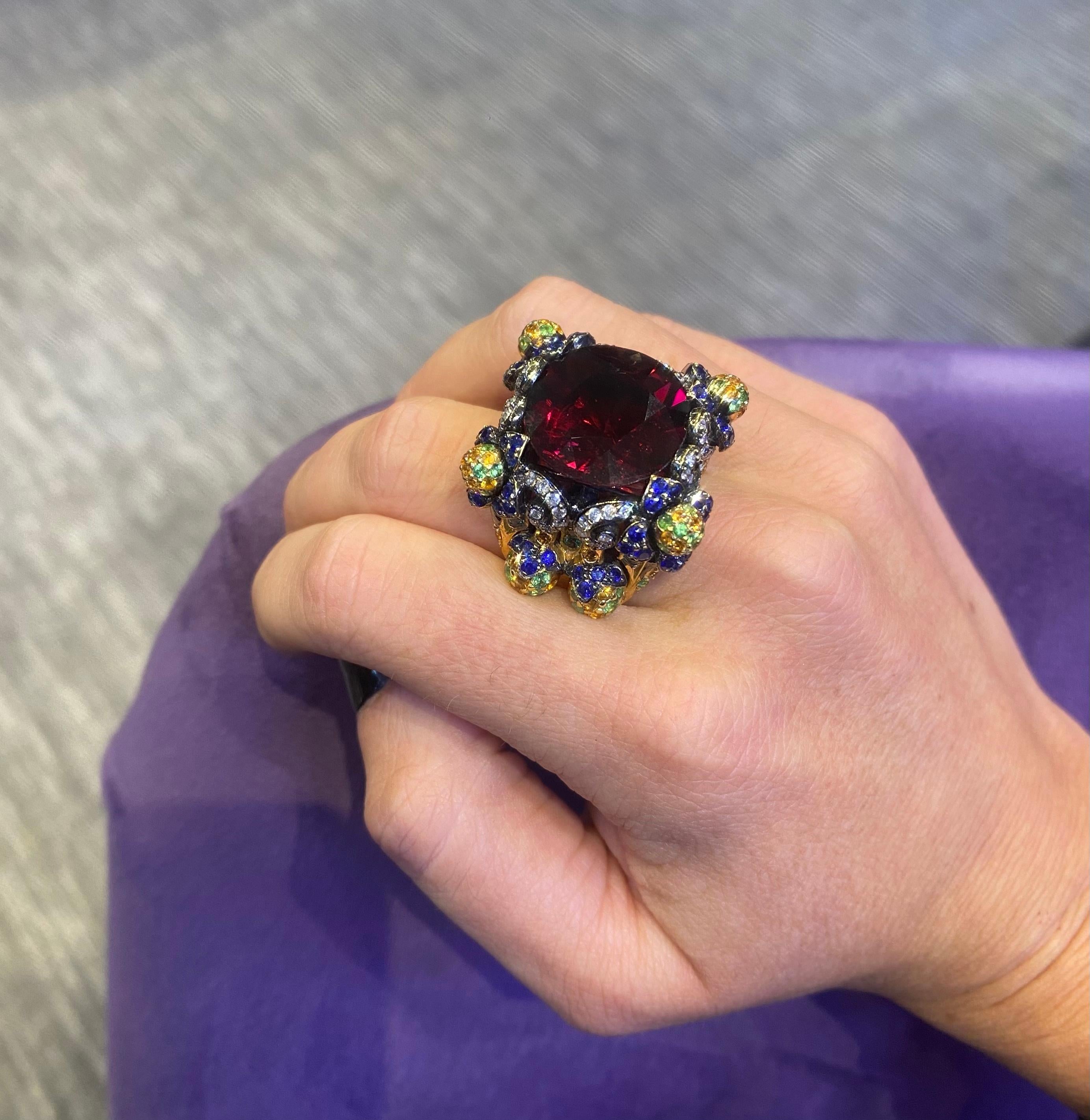 Important 125 Carat Rubellite Necklace And Ring Set  For Sale 2