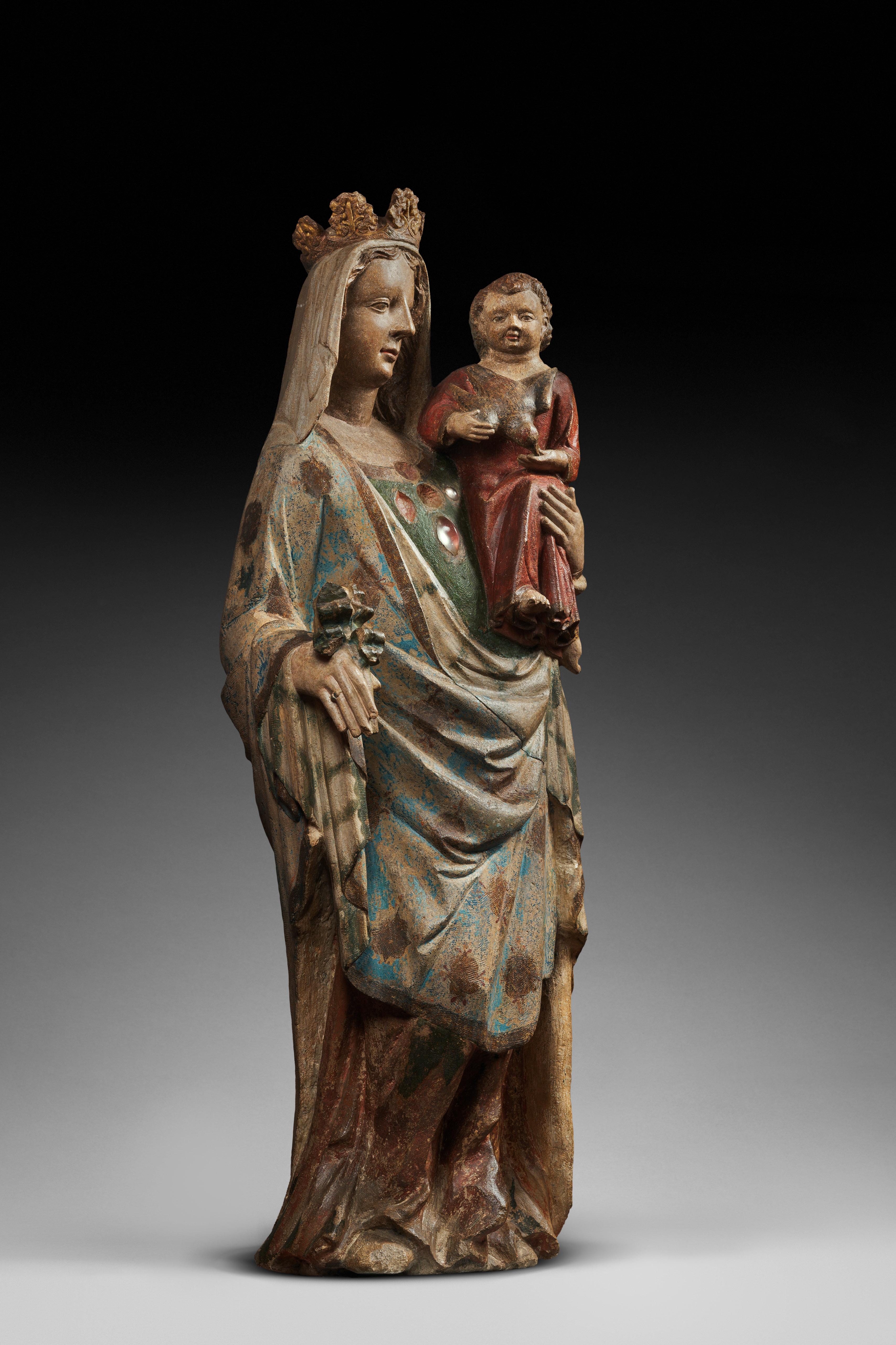 Gothique Importante Vierge de Lorraine du 14ème siècle en pierre calcaire polychrome en vente