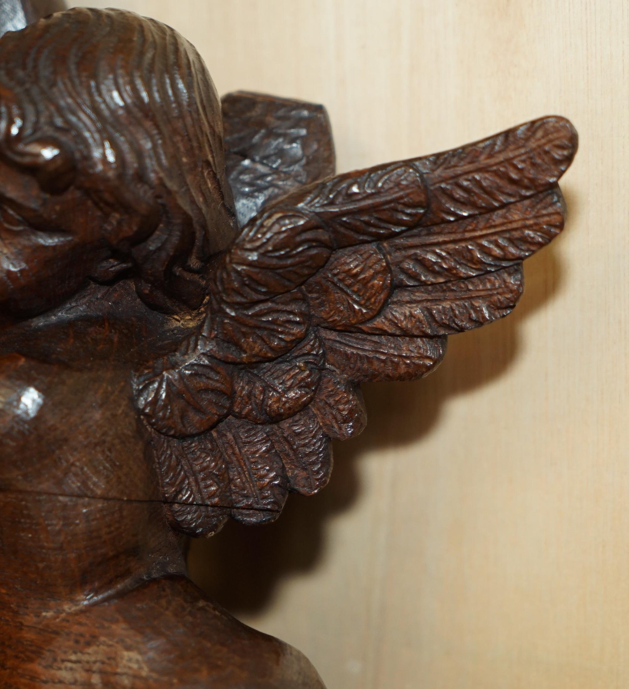 IMPORTANT 17TH CENTURY CIRCA 1680 OAK CARVED SURMOUNT OF CHERUB ANGELS & FLOWERs For Sale 3