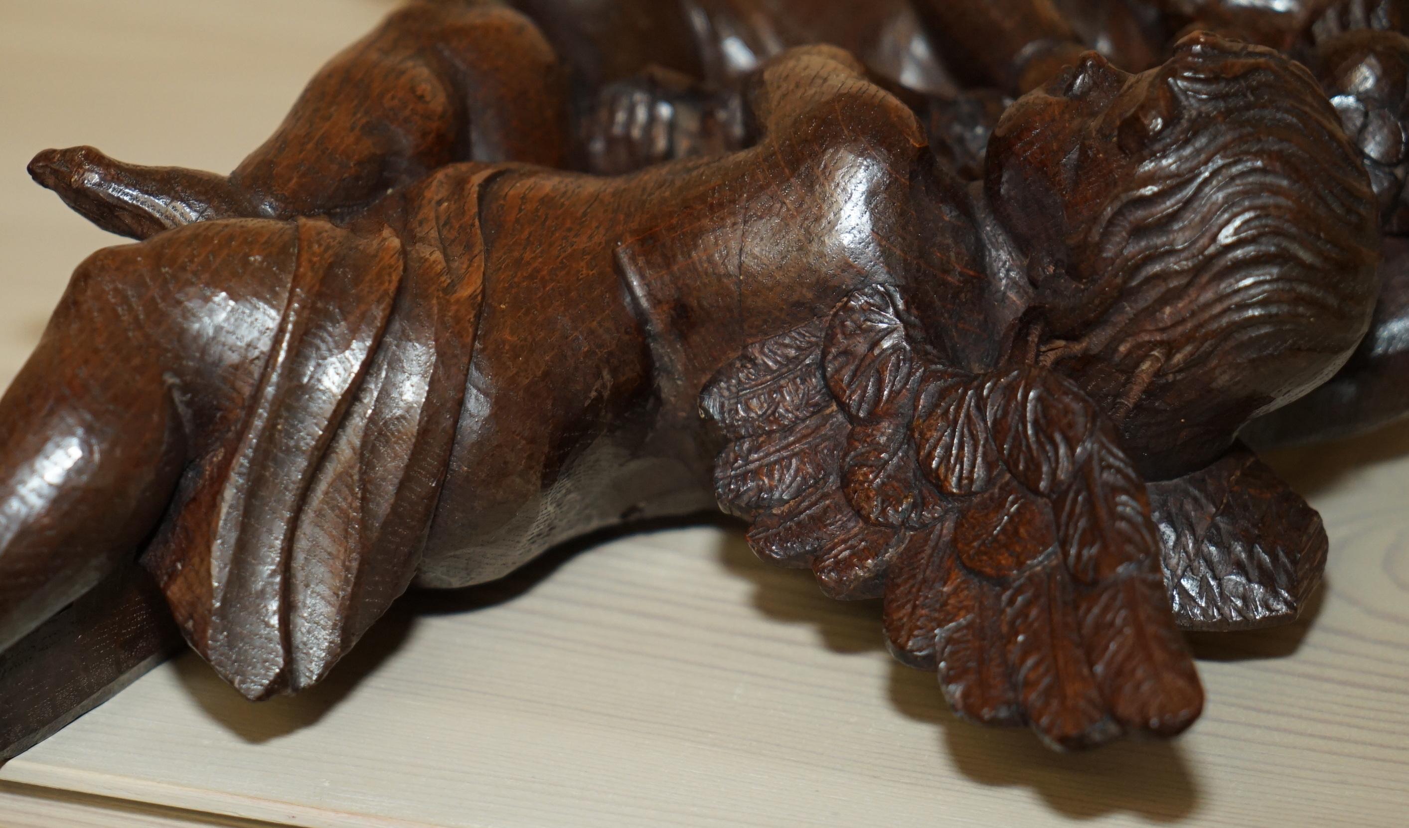 IMPORTANT 17TH CENTURY CIRCA 1680 OAK CARVED SURMOUNT OF CHERUB ANGELS & FLOWERs For Sale 7