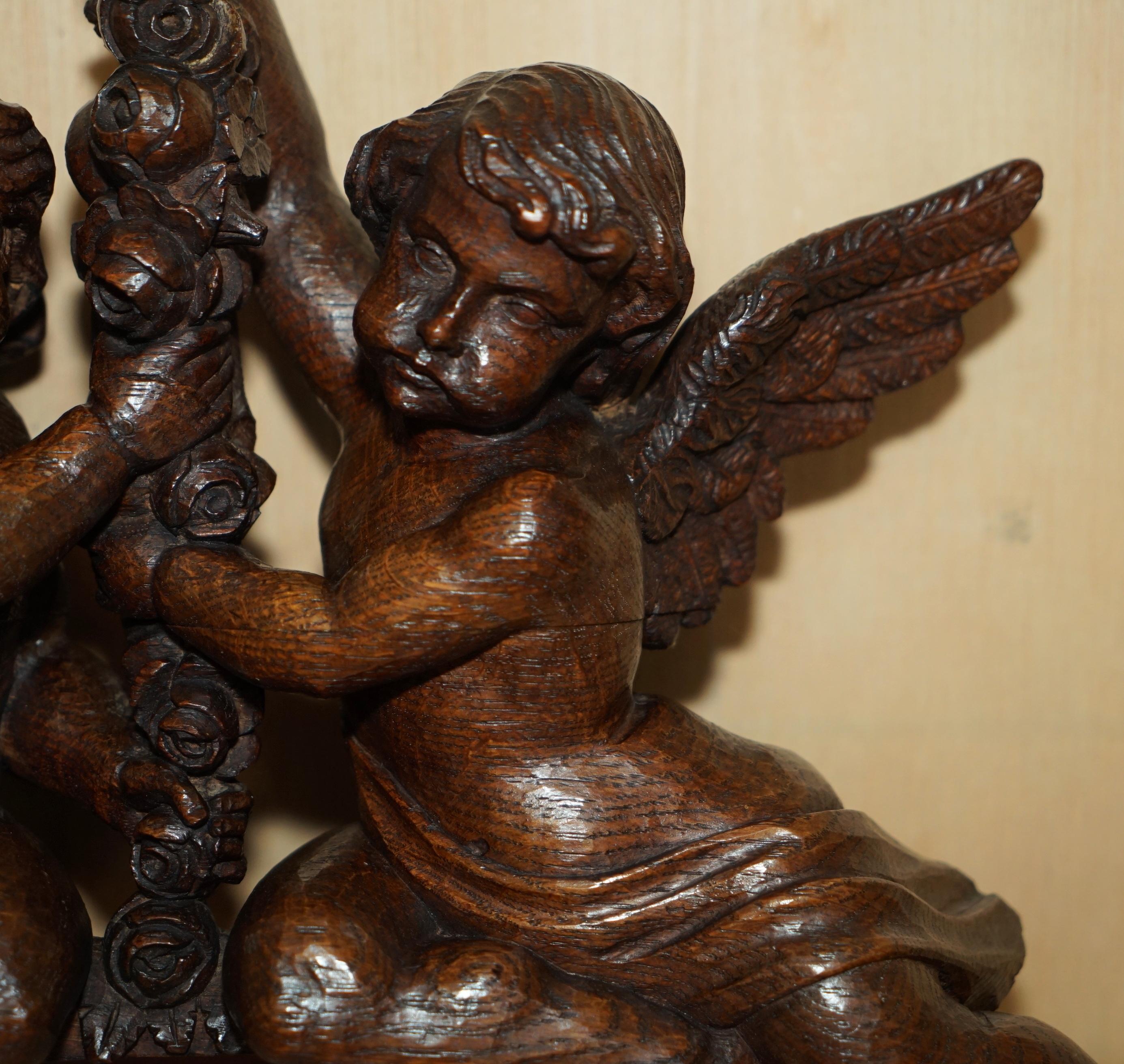 IMPORTANT 17TH CENTURY CIRCA 1680 OAK CARVED SURMOUNT OF CHERUB ANGELS & FLOWERs For Sale 1