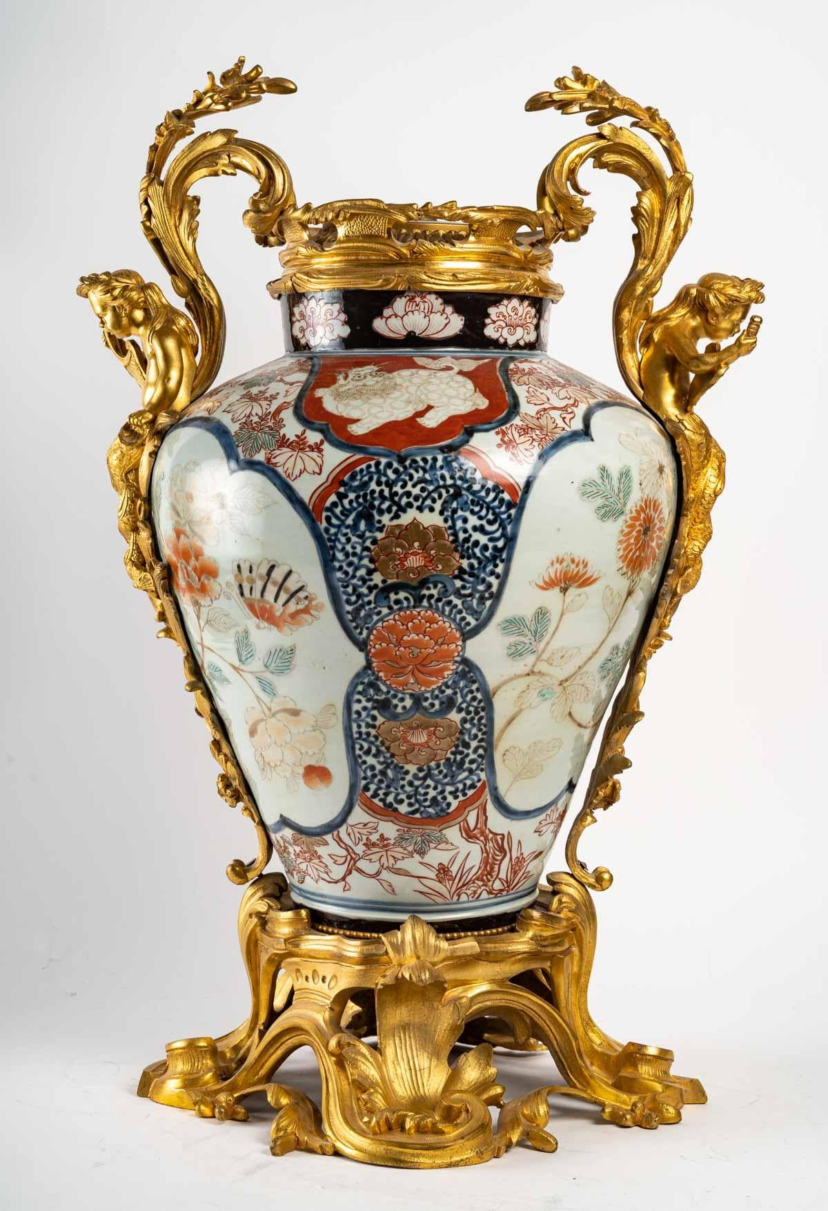 18th Century and Earlier Important 17th Century Imari Vase