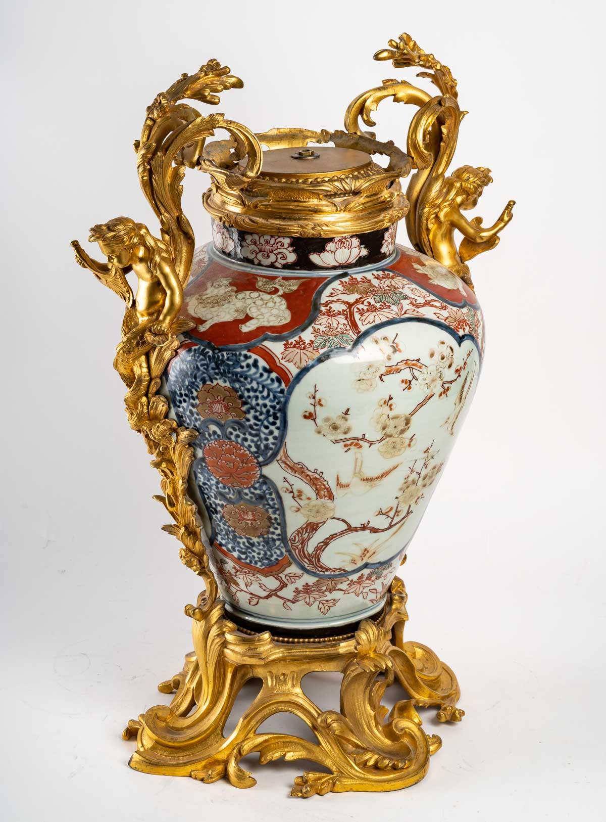 Important 17th Century Imari Vase 2