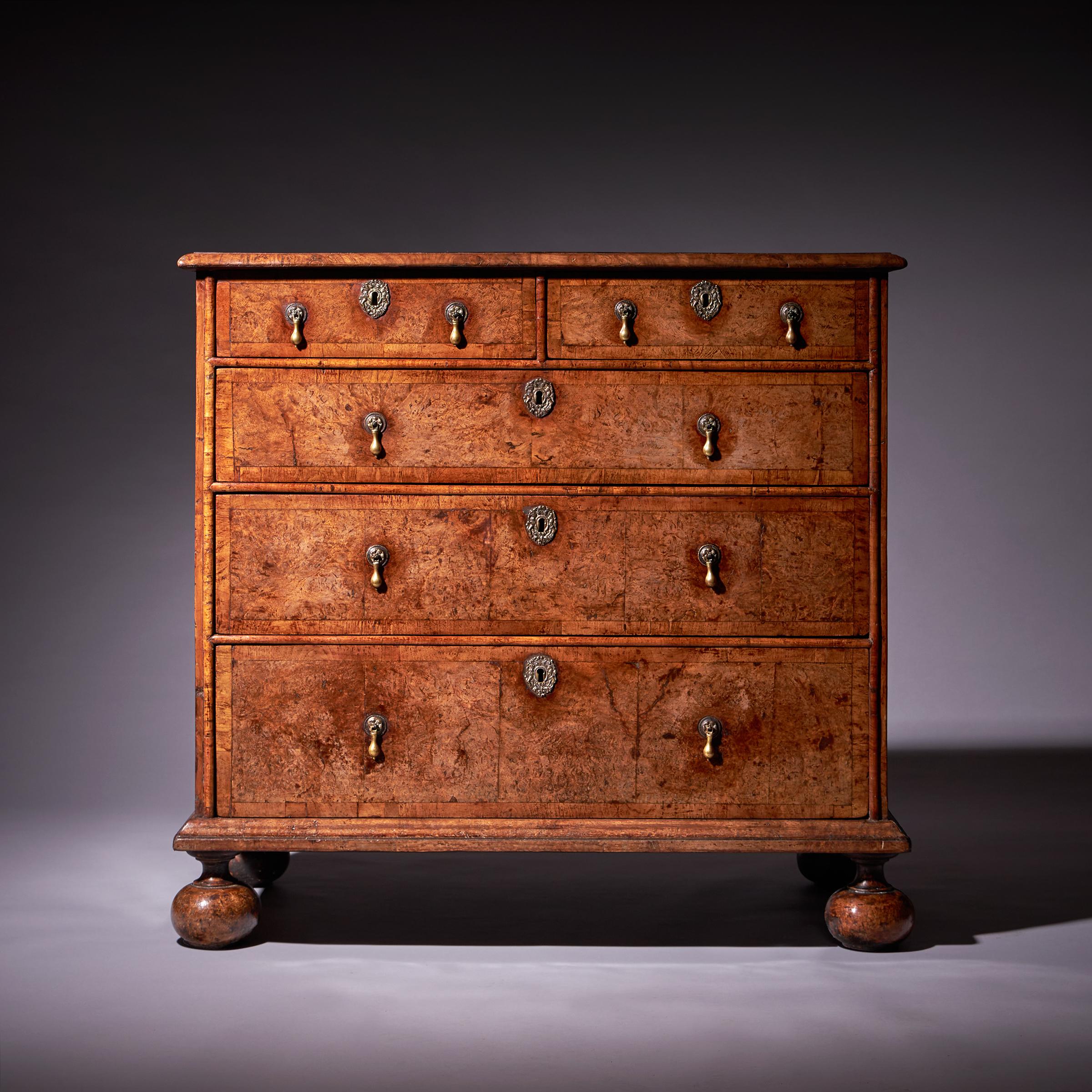 William and Mary Importante cassettiera in Oak Oak William Pollard del XVII secolo in vendita