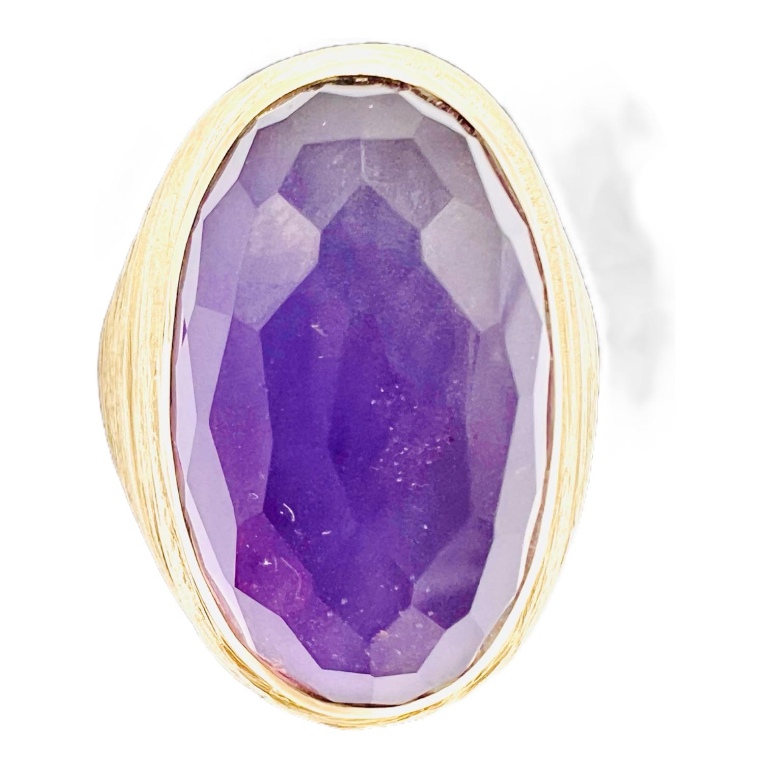 Important 18 Carat Gold Ring Set with a Faceted Amethyst 5