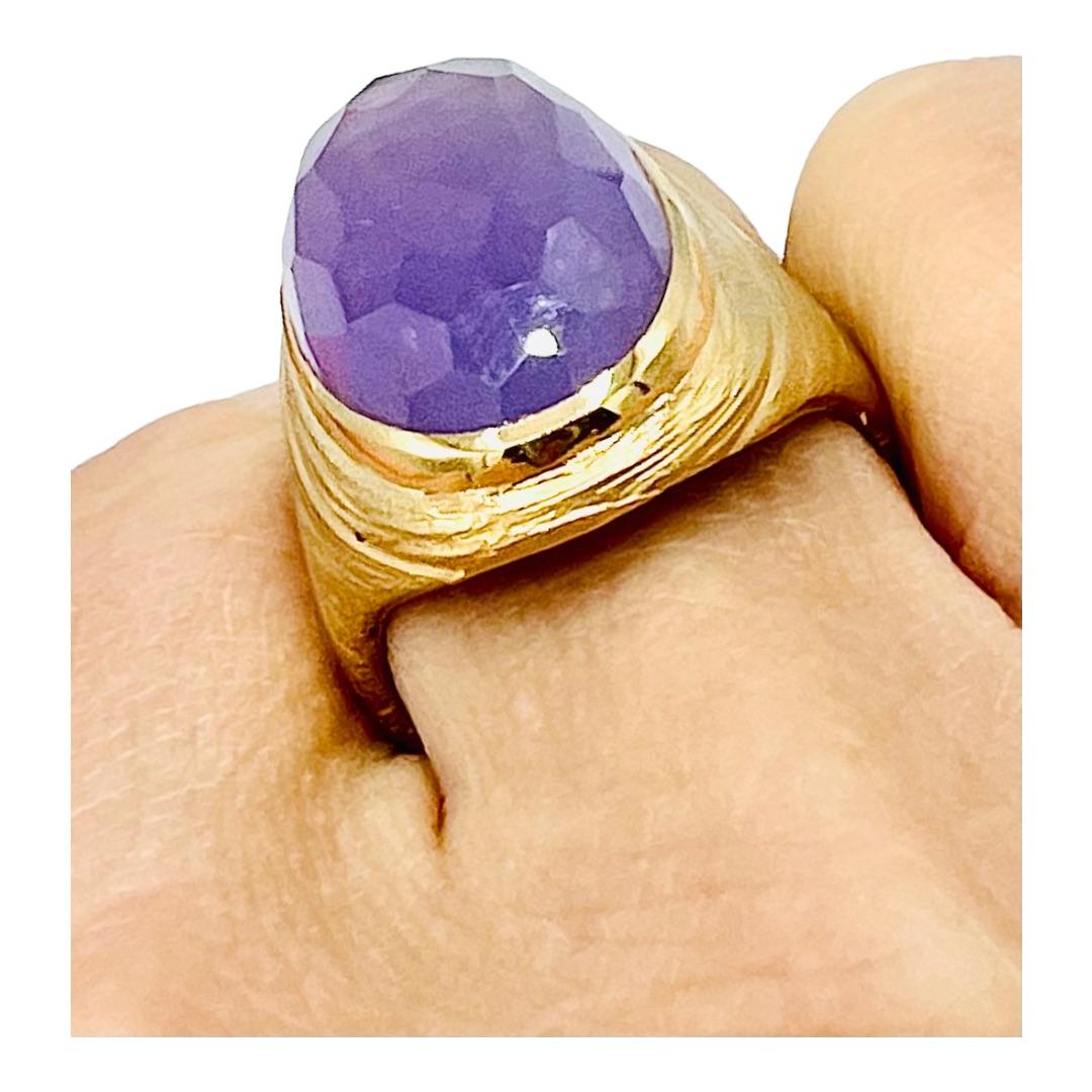 Oval Cut Important 18 Carat Gold Ring Set with a Faceted Amethyst