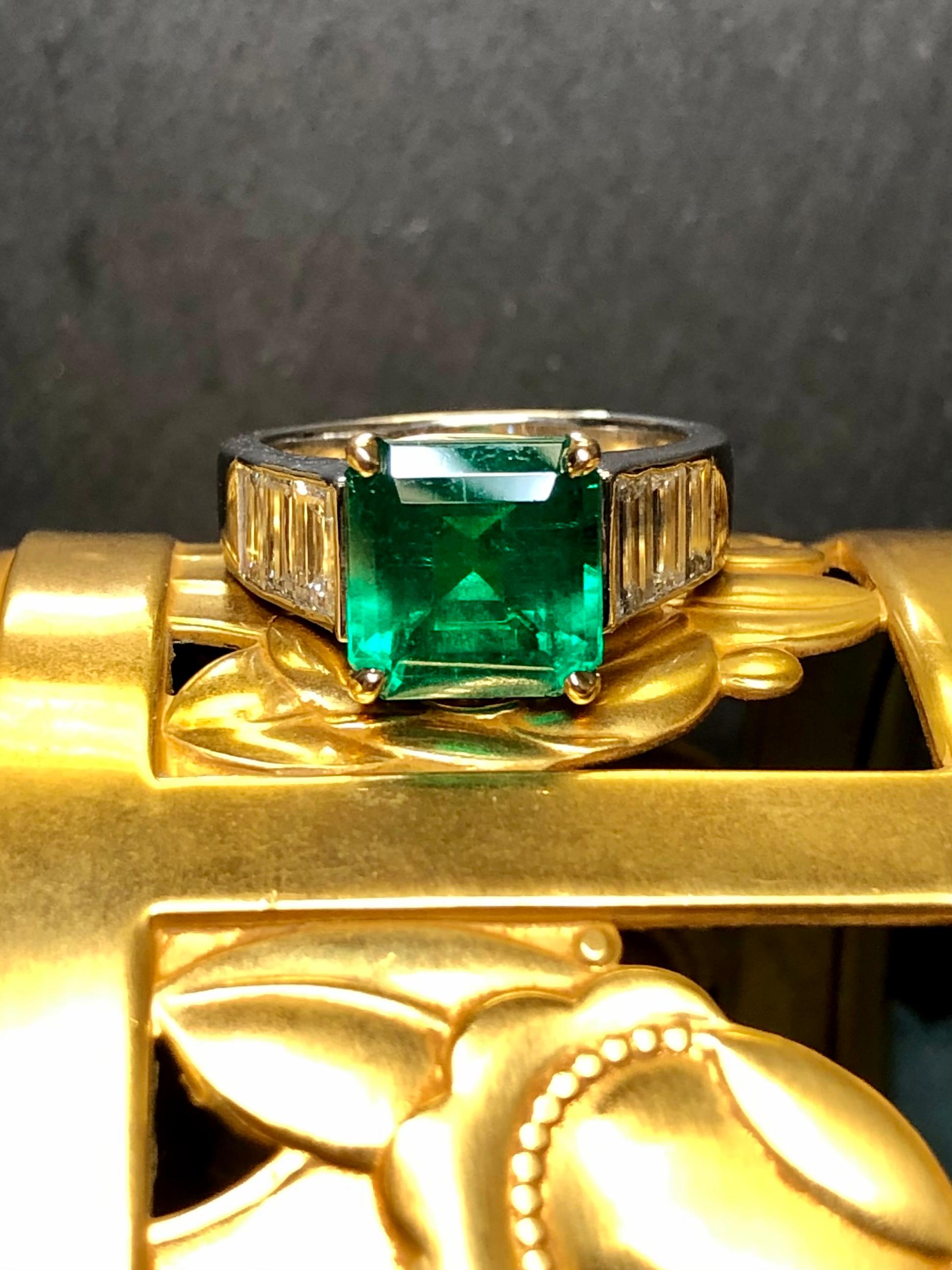 Contemporary IMPORTANT 18K 4.08ct Square Colombian Emerald Baguette Diamond Ring AGL Report  For Sale