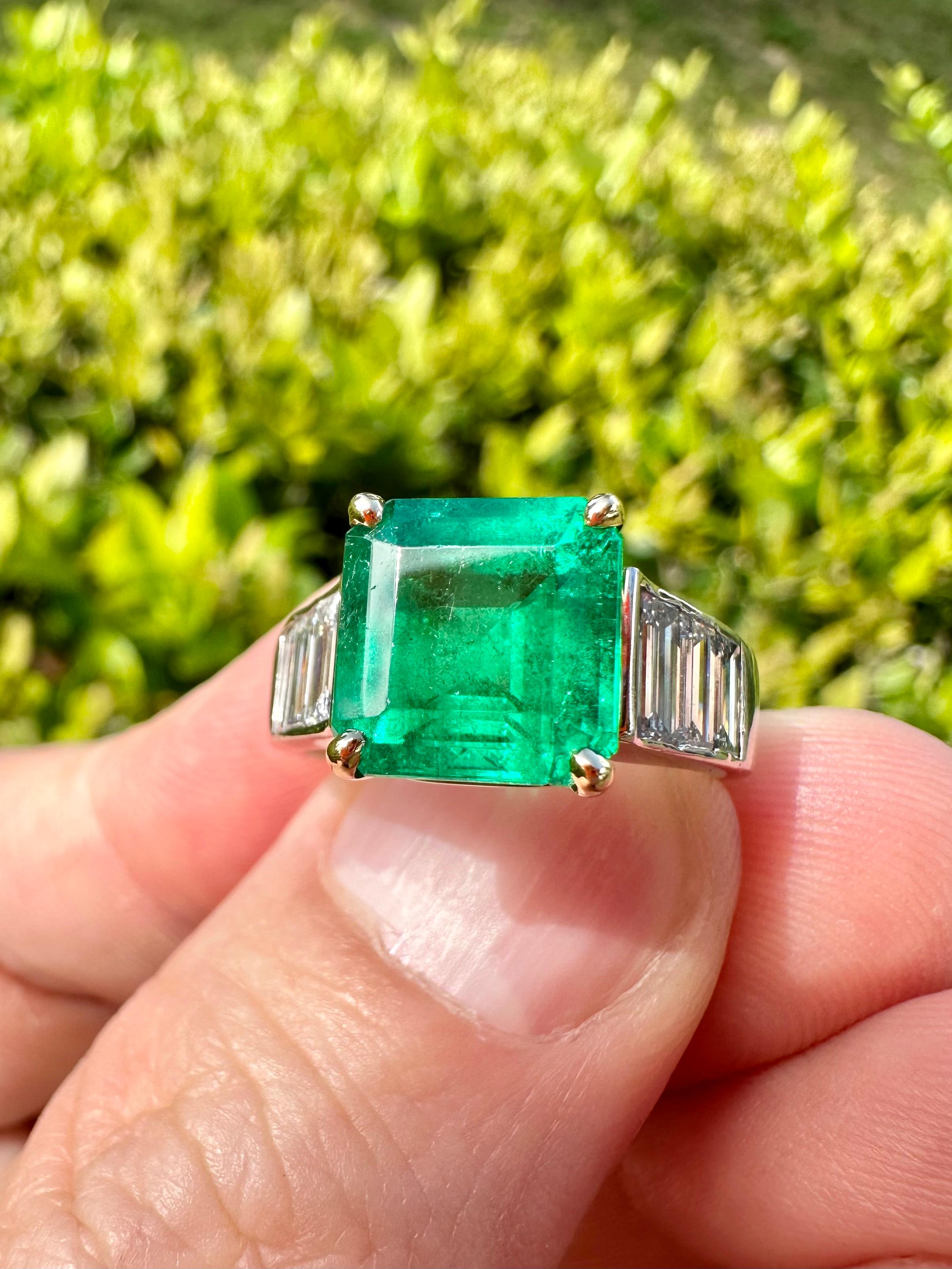 IMPORTANT 18K 4.08ct Square Colombian Emerald Baguette Diamond Ring AGL Report  For Sale 2
