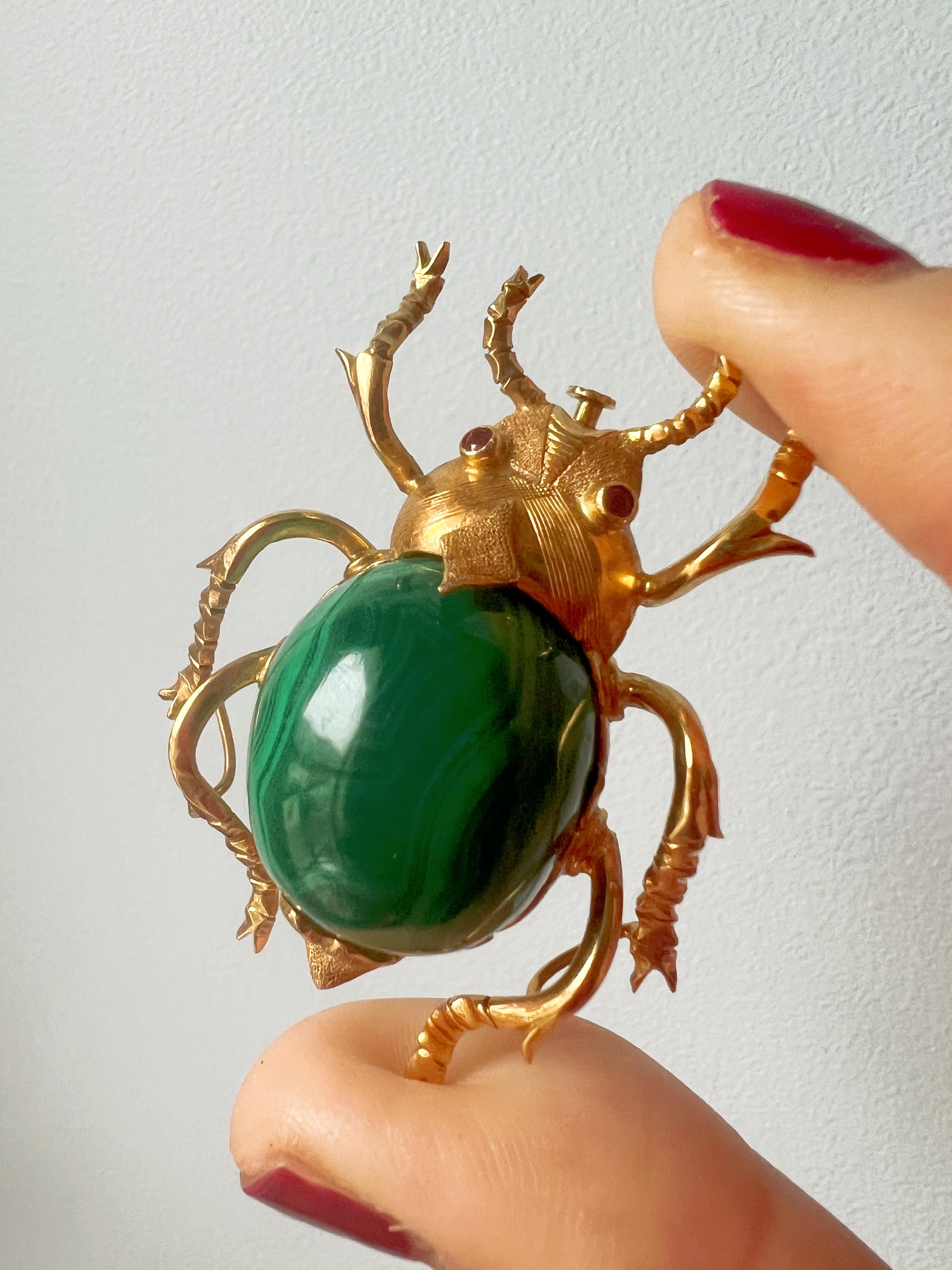 Important 18K gold Ruby malachite Scarab brooch For Sale 2