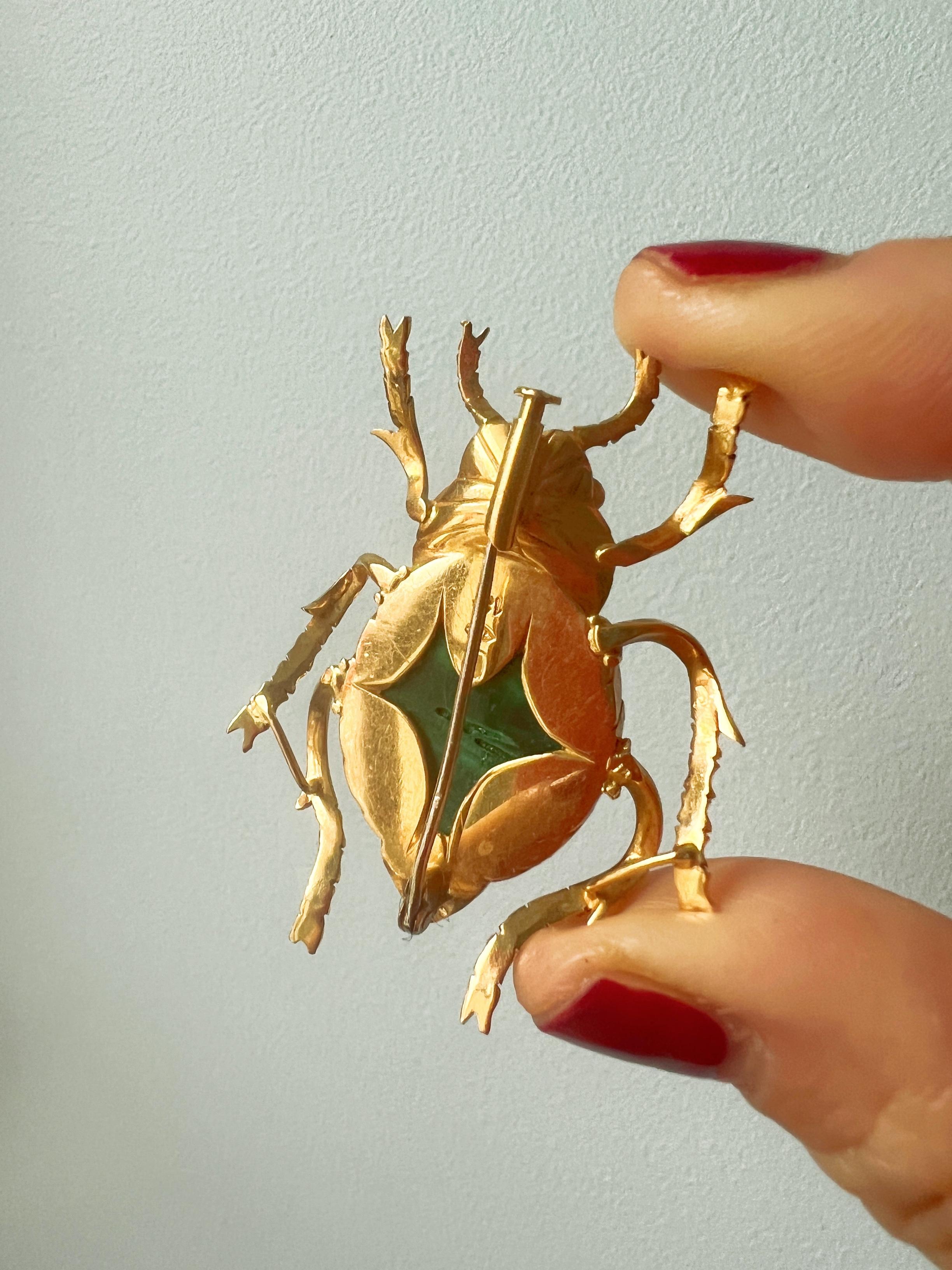 Wichtige Skarabäusbrosche aus 18 Karat Gold Rubin Malachit (Zeitgenössisch) im Angebot