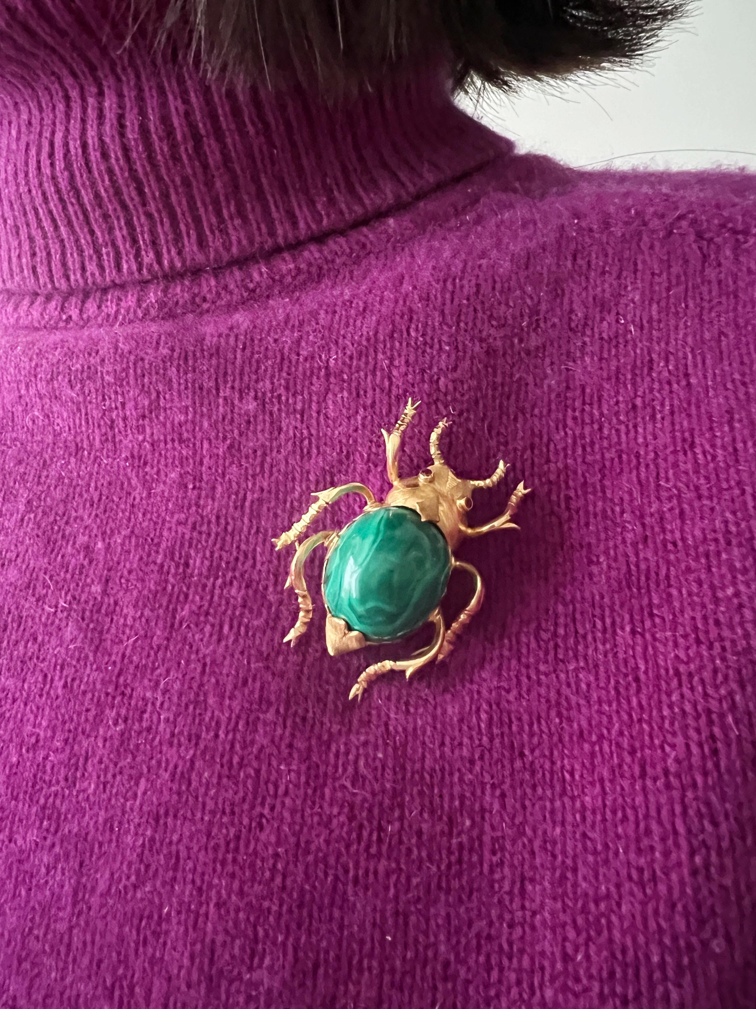 Contemporary Important 18K gold Ruby malachite Scarab brooch For Sale