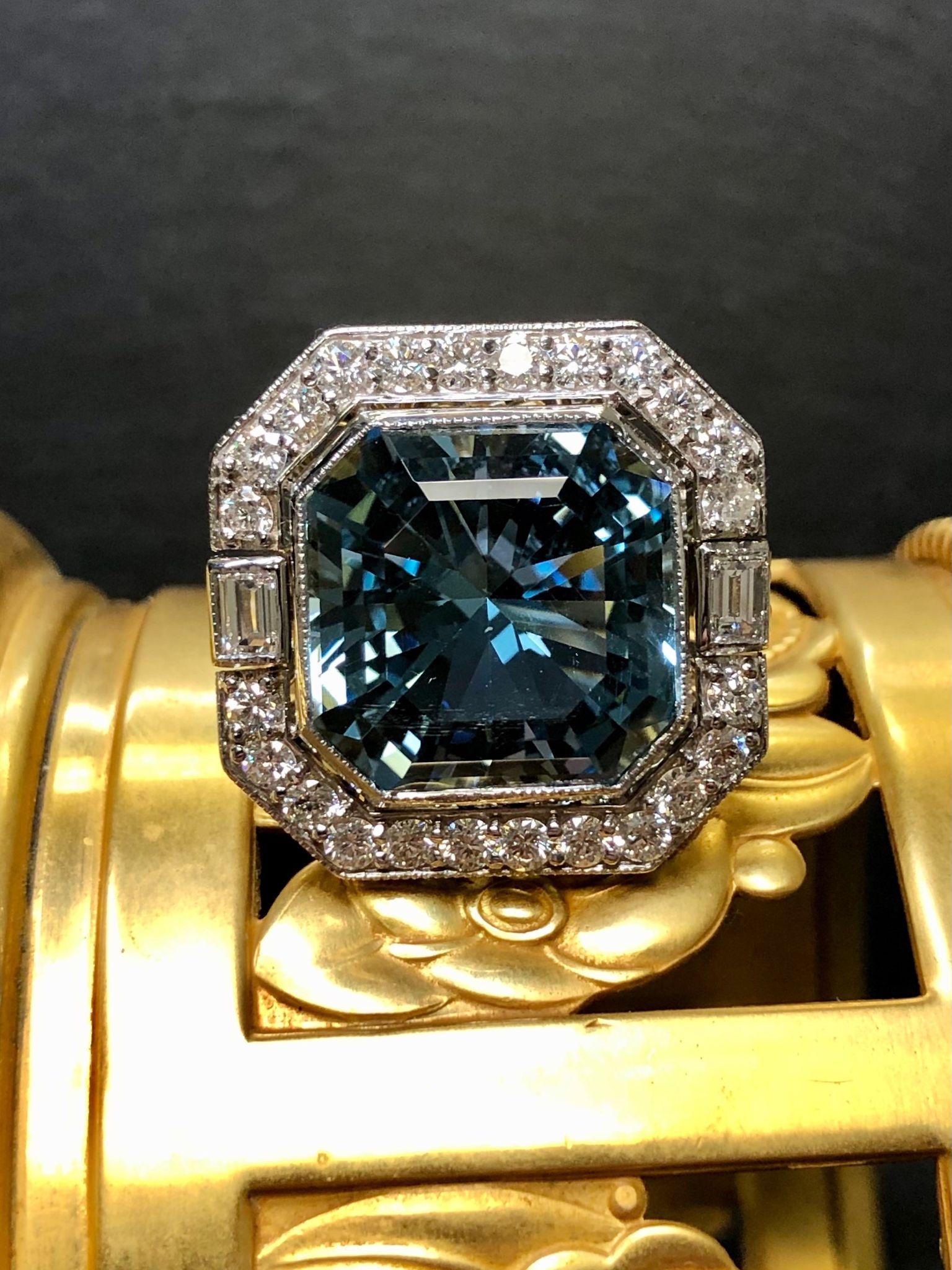 Achteckiger Santa Maria Aquamarin-Diamantring aus 18 Karat (Art déco)