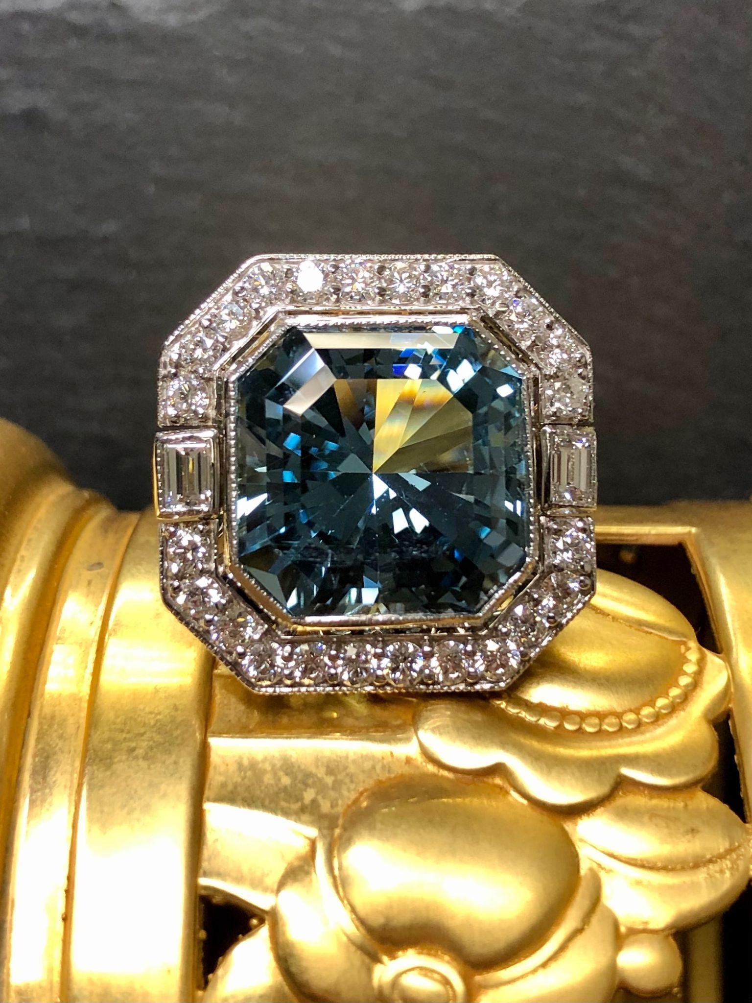Achteckiger Santa Maria Aquamarin-Diamantring aus 18 Karat 2
