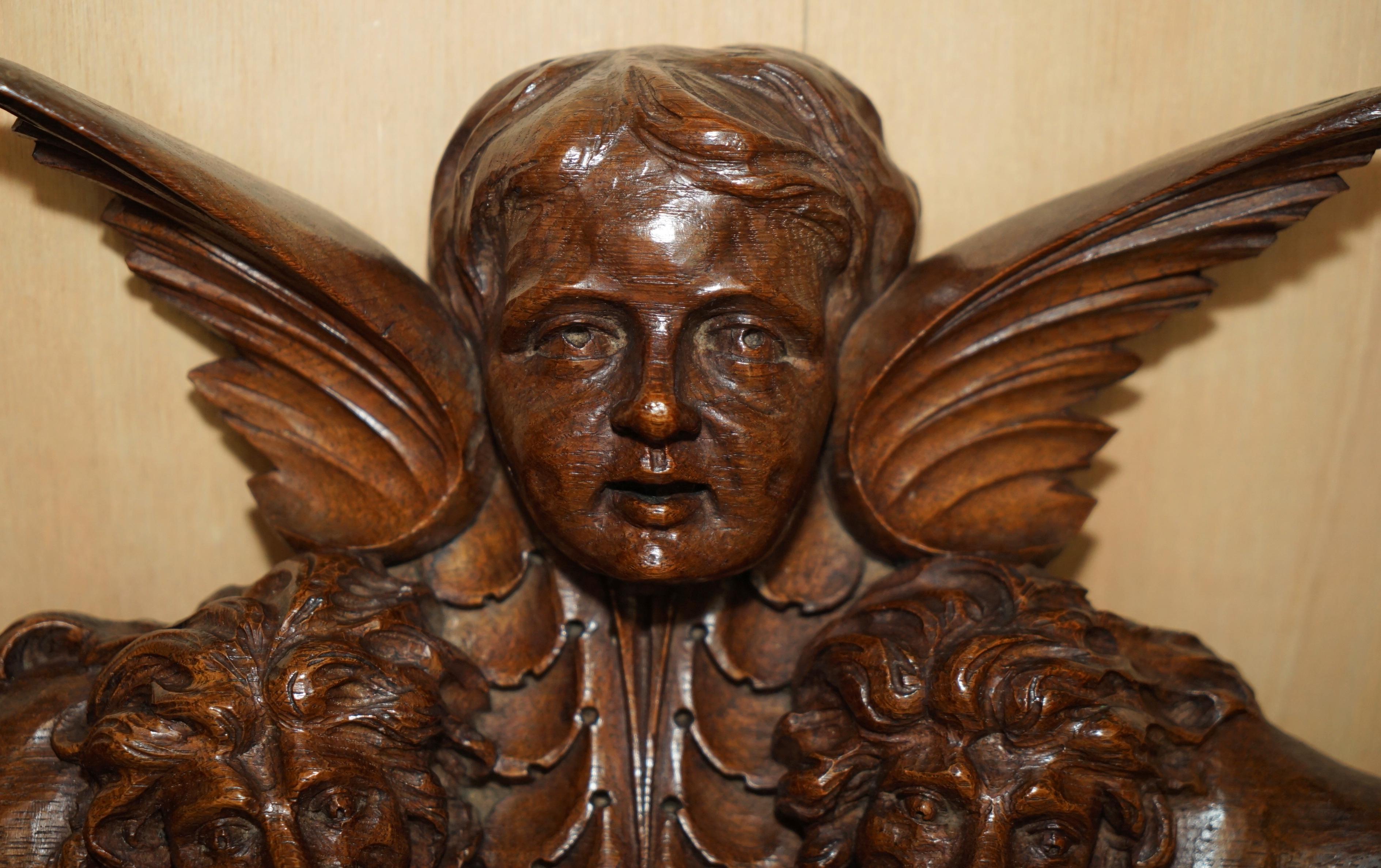 George II IMPORTANT 18TH CENTURY CiRCA 1720 OAK CARVED SURMOUNT OF REGAL LIONS & A PUTTI For Sale