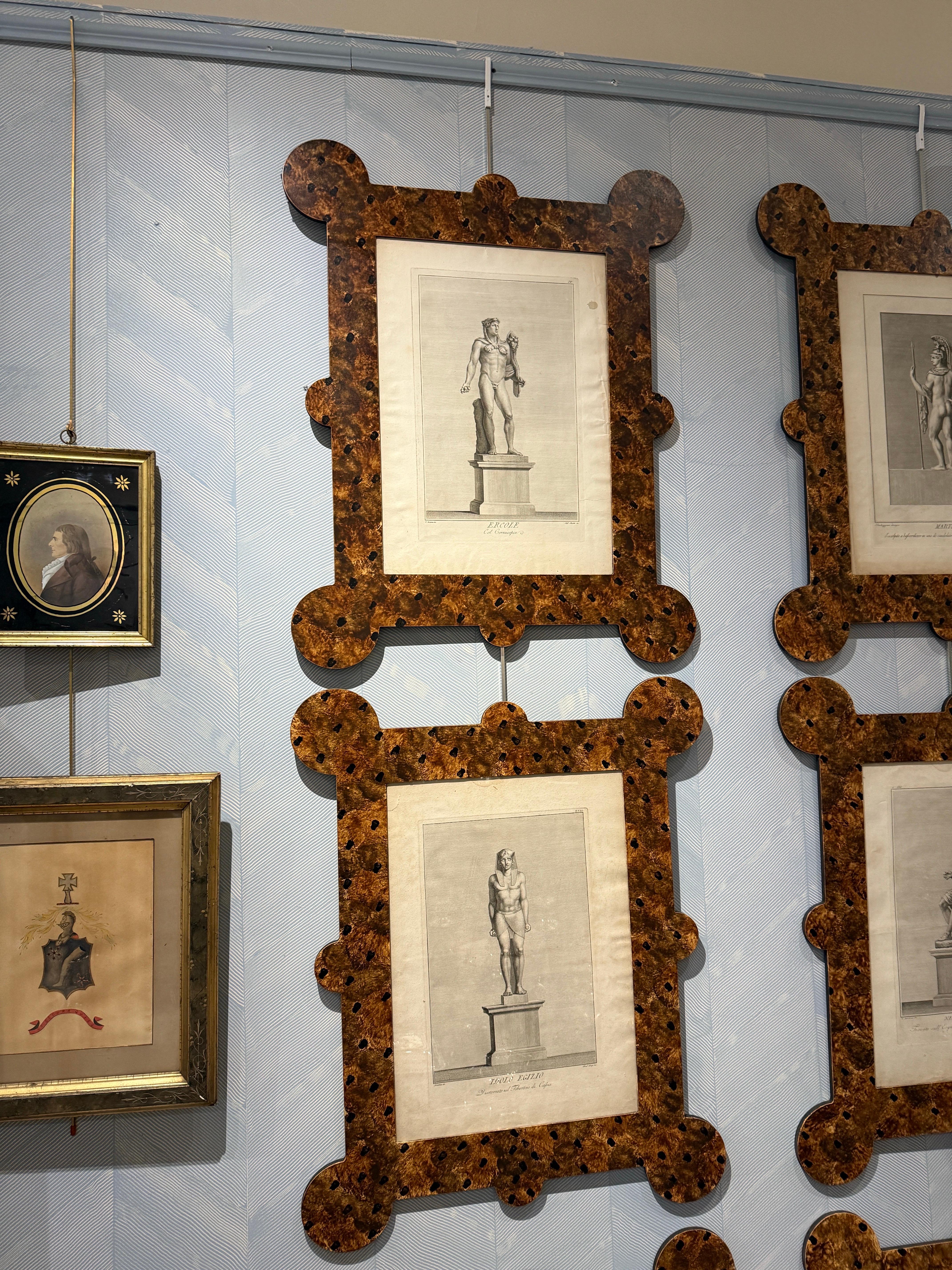 Importantes gravures classiques du XVIIIe siècle dans des cadres en fausse tortue peints à la main en vente 4