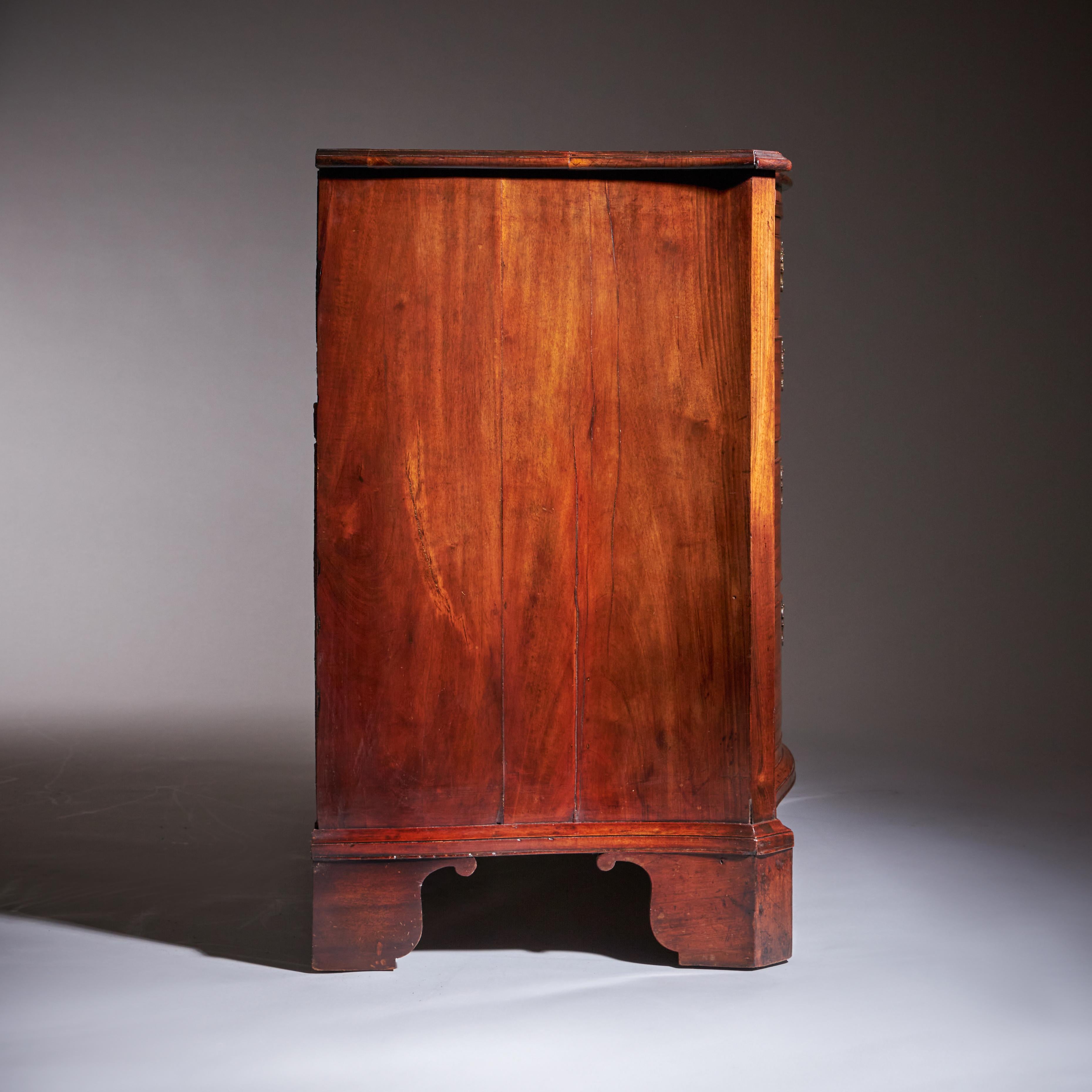 Inglese Importante cassapanca in serpentino di Goncalo Alves del XVIII secolo Signe J N Teague 1779 in vendita