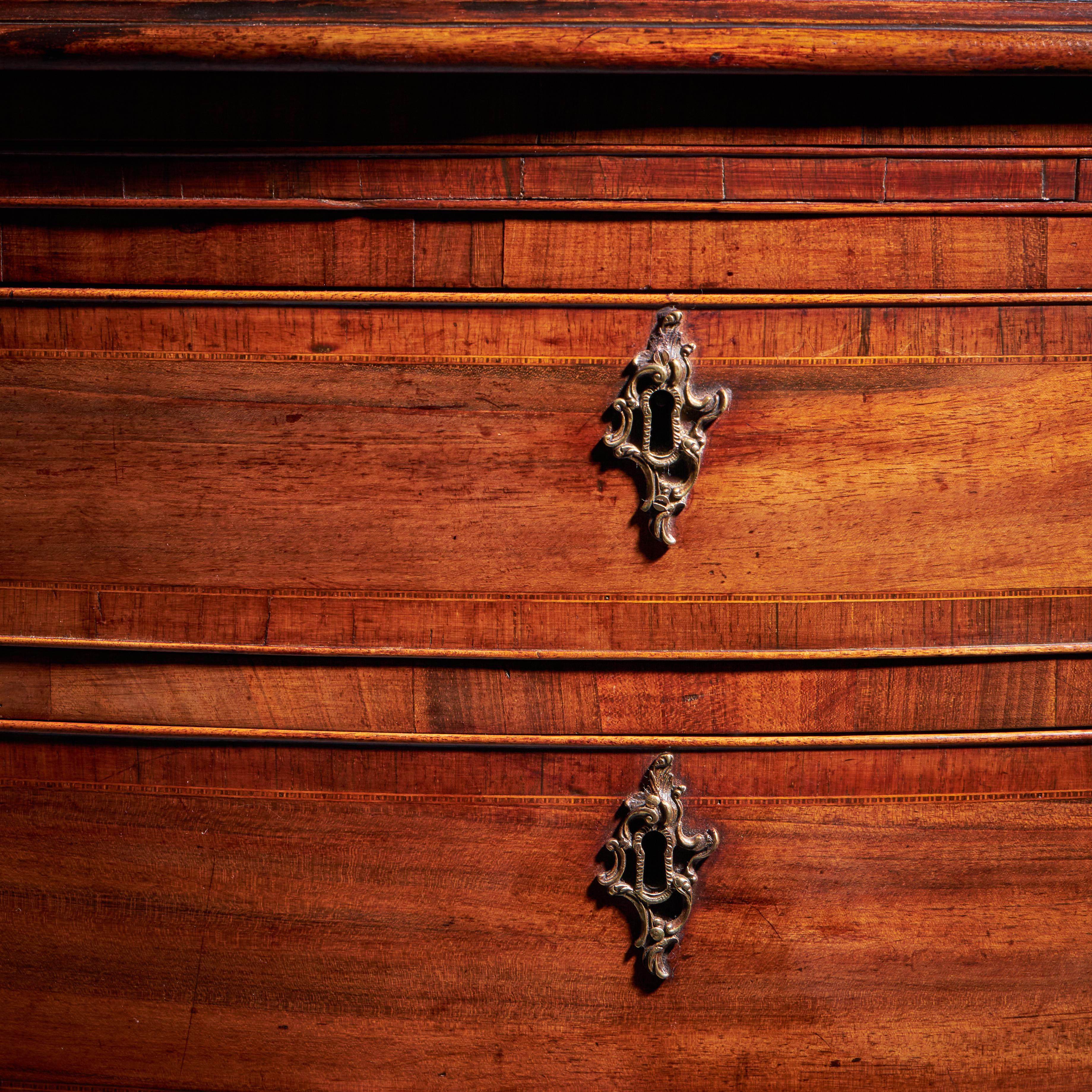 Mogano Importante cassapanca in serpentino di Goncalo Alves del XVIII secolo Signe J N Teague 1779 in vendita