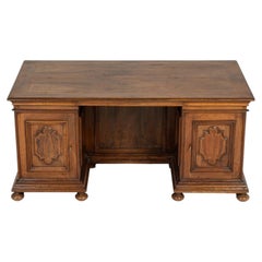Important 18th Century Italian Walnut Desk