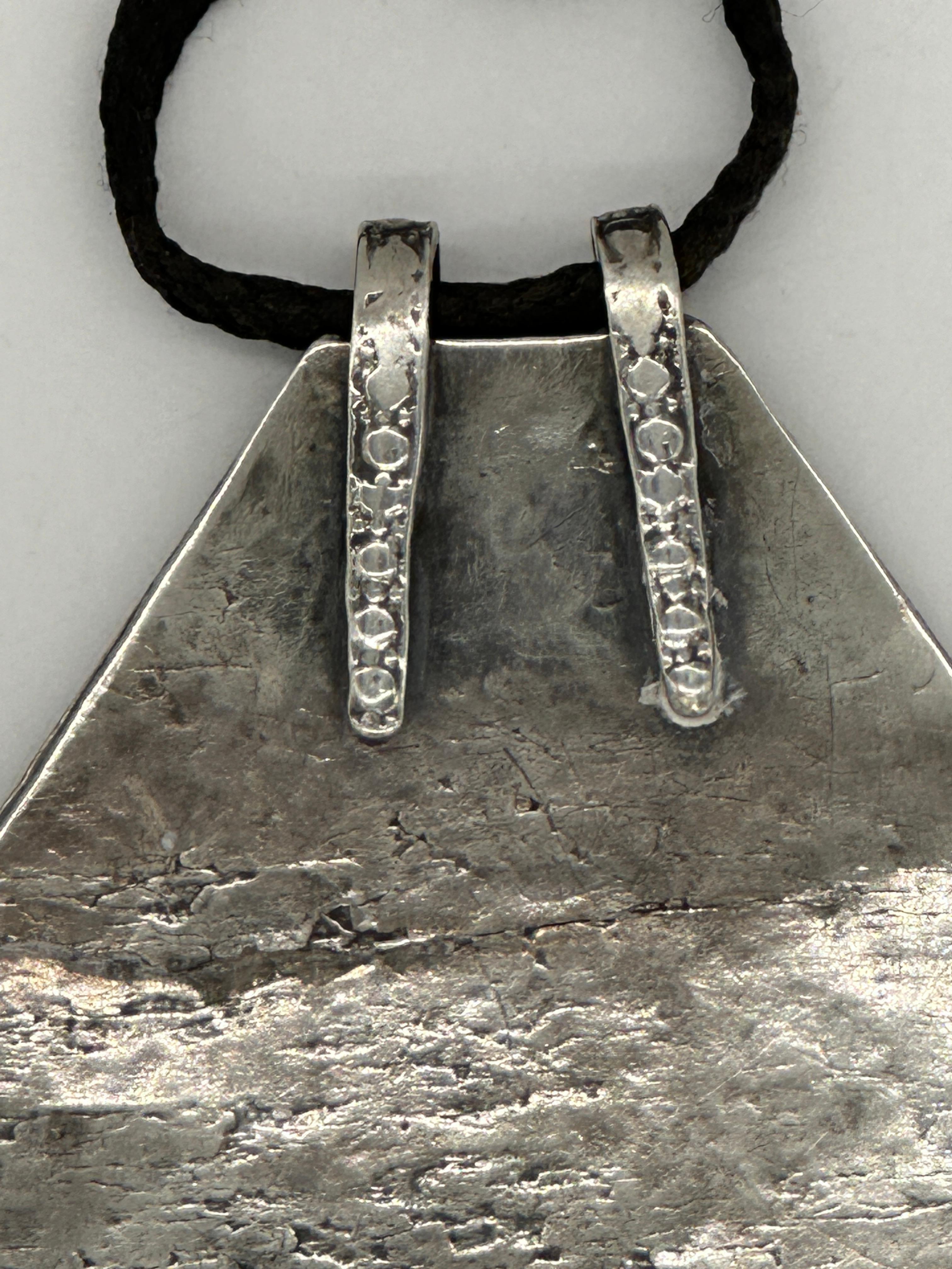 Importante  Amuleto judío persa de plata del siglo XVIII para madre y recién nacido en venta 7