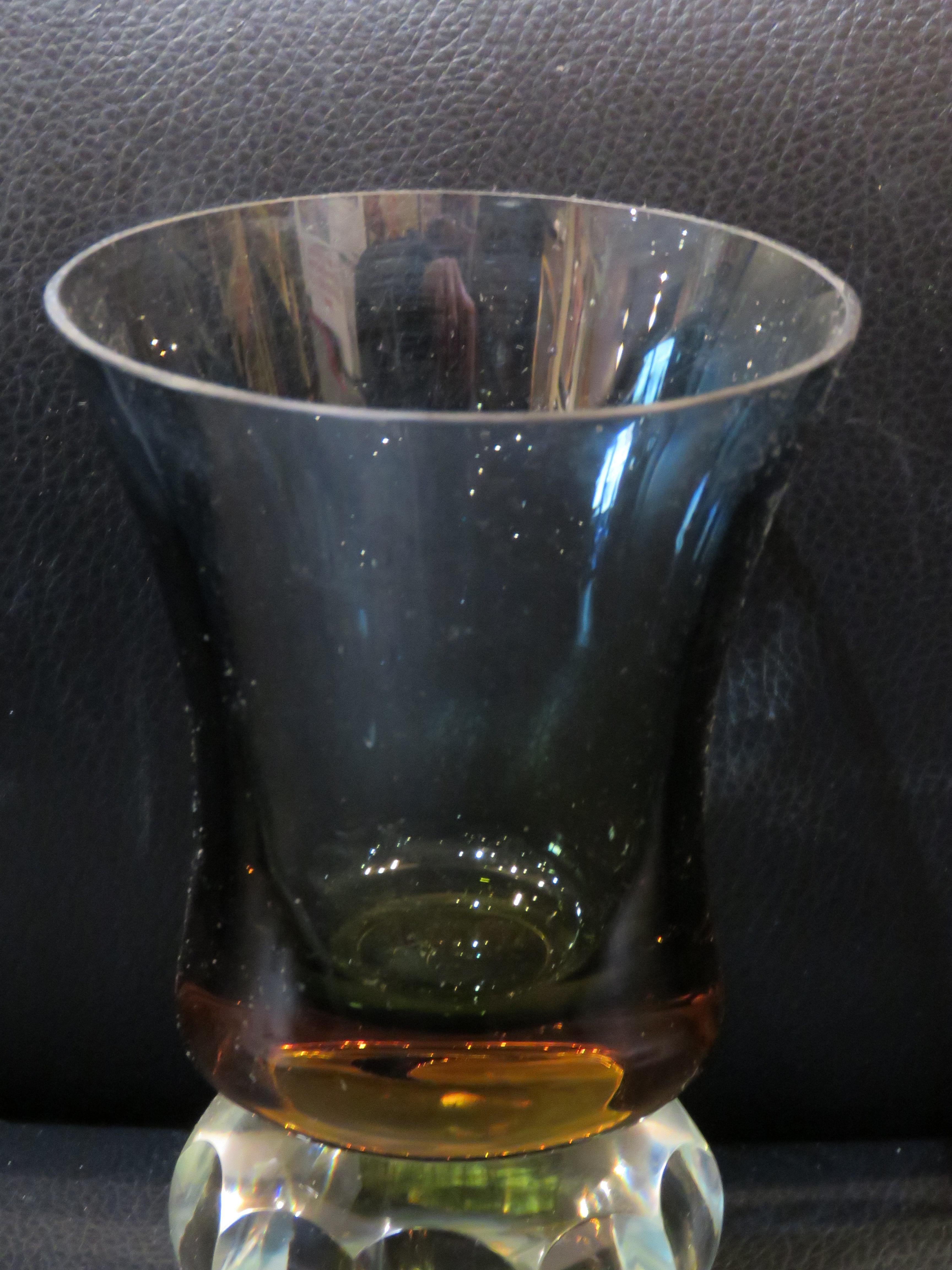 Italiano Importante vaso in vetro di Murano degli anni '30, dal cobalto all'arancione e al trasparente in vendita