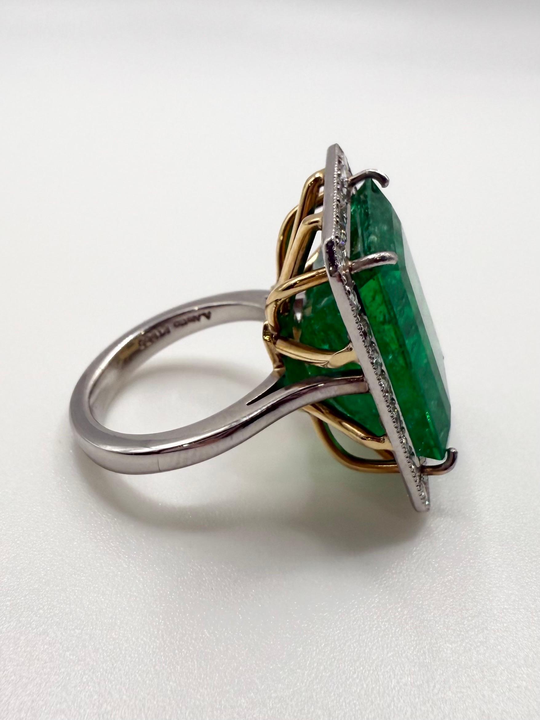 Important 19.55ct Emerald Diamond ring COLOMBIAN certified emerald AGL platinum In New Condition For Sale In Boca Raton, FL