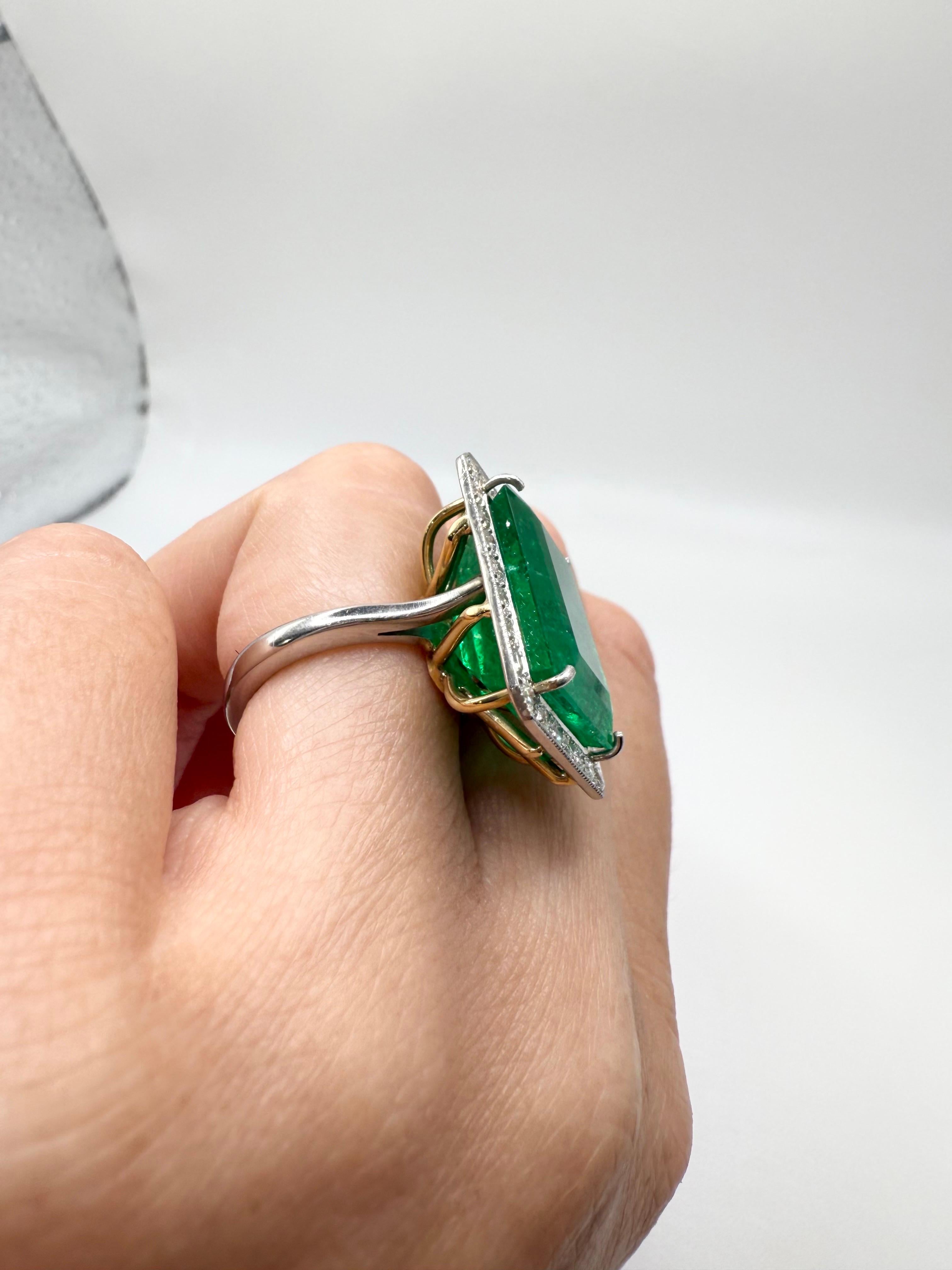 Important 19.55ct Emerald Diamond ring COLOMBIAN certified emerald AGL platinum For Sale 2