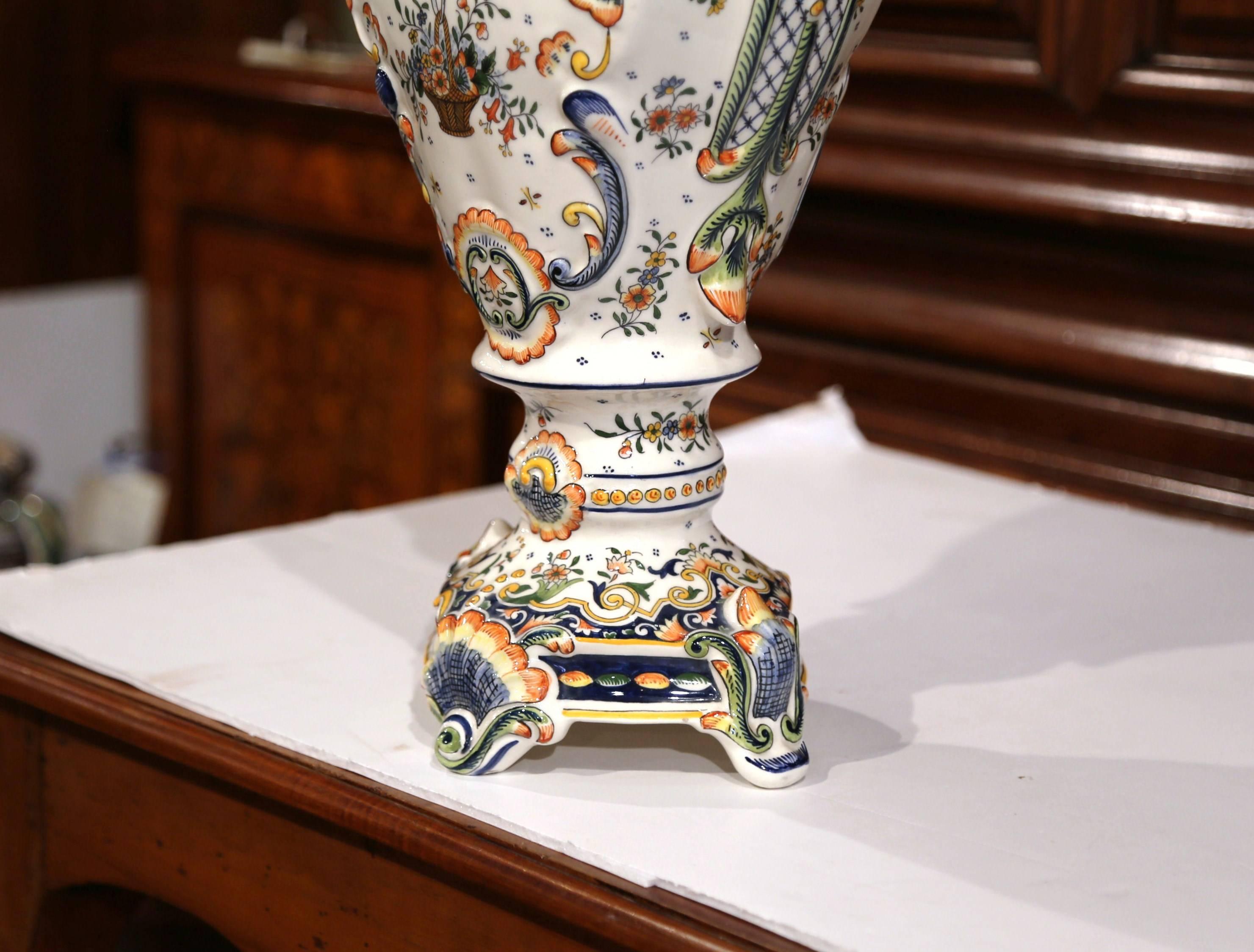 19th Century French Hand Painted Faience Ewer Vase from Boulogne For Sale 3
