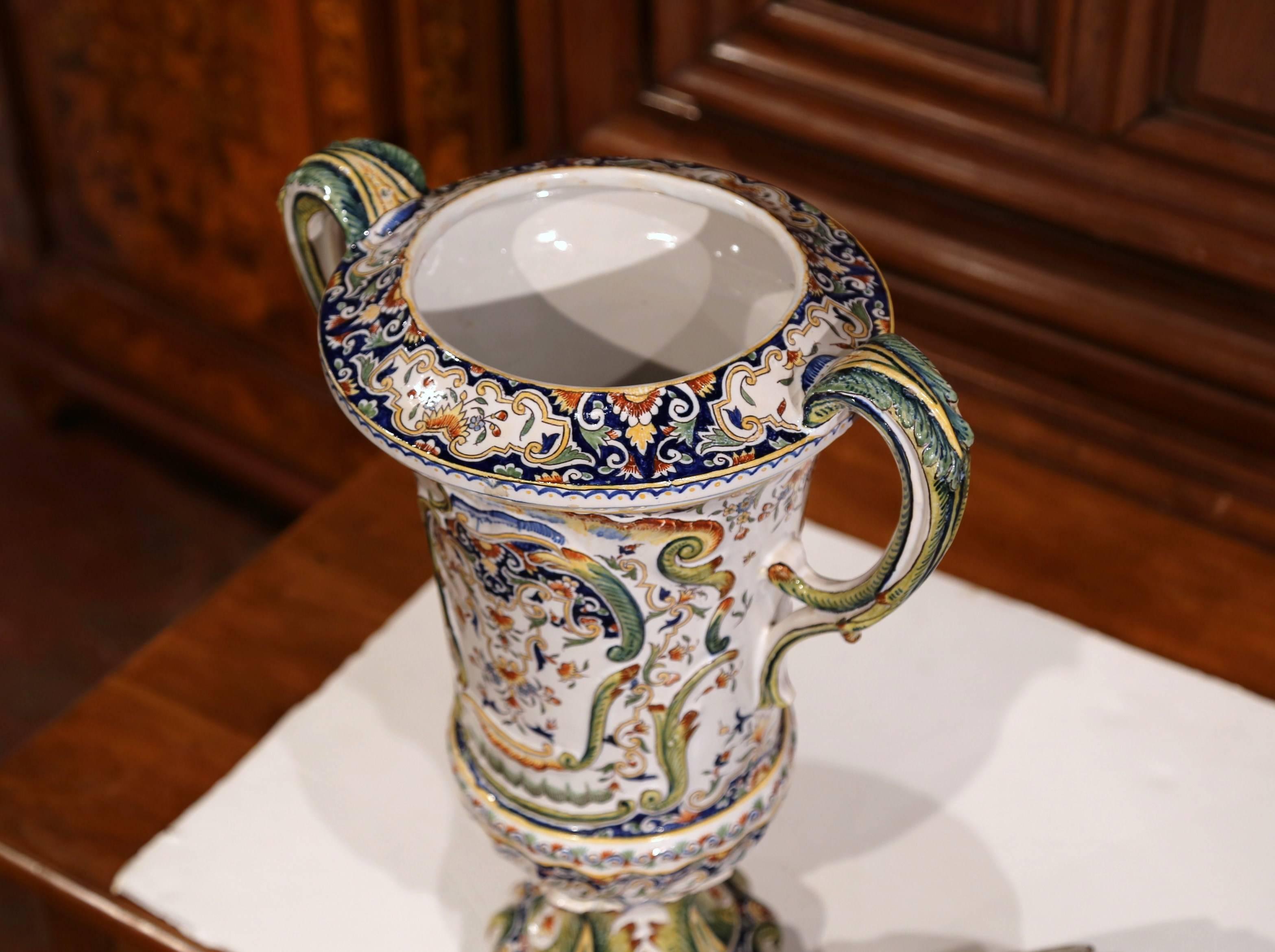 Ceramica Vaso in ceramica dipinta a mano francese del XIX secolo con coperchio, proveniente dalla Normandia in vendita