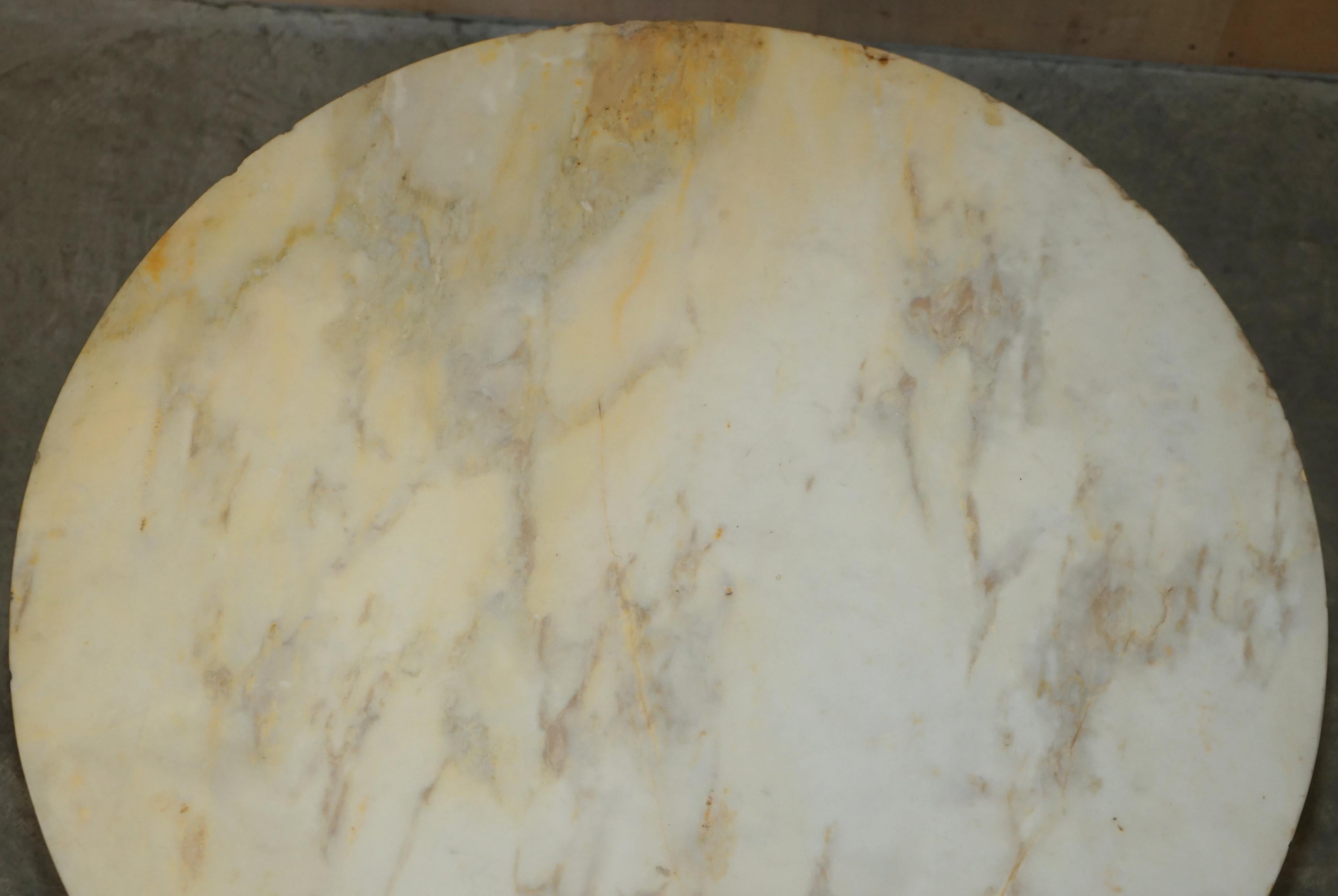 Vergoldeter Delphin-Tisch aus italienischem Carrara-Marmor aus dem 19. Jahrhundert im Angebot 6