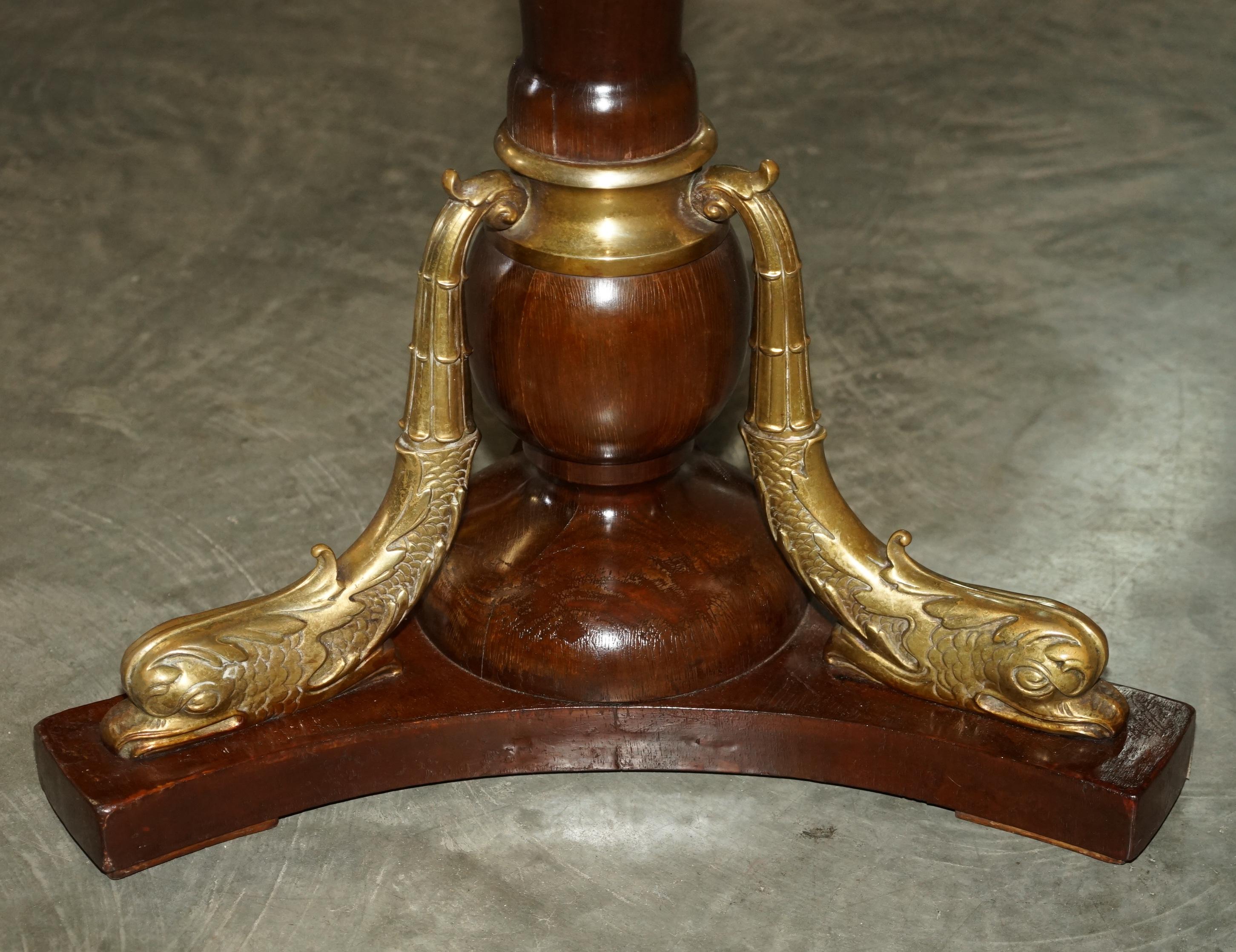 Vergoldeter Delphin-Tisch aus italienischem Carrara-Marmor aus dem 19. Jahrhundert im Angebot 12