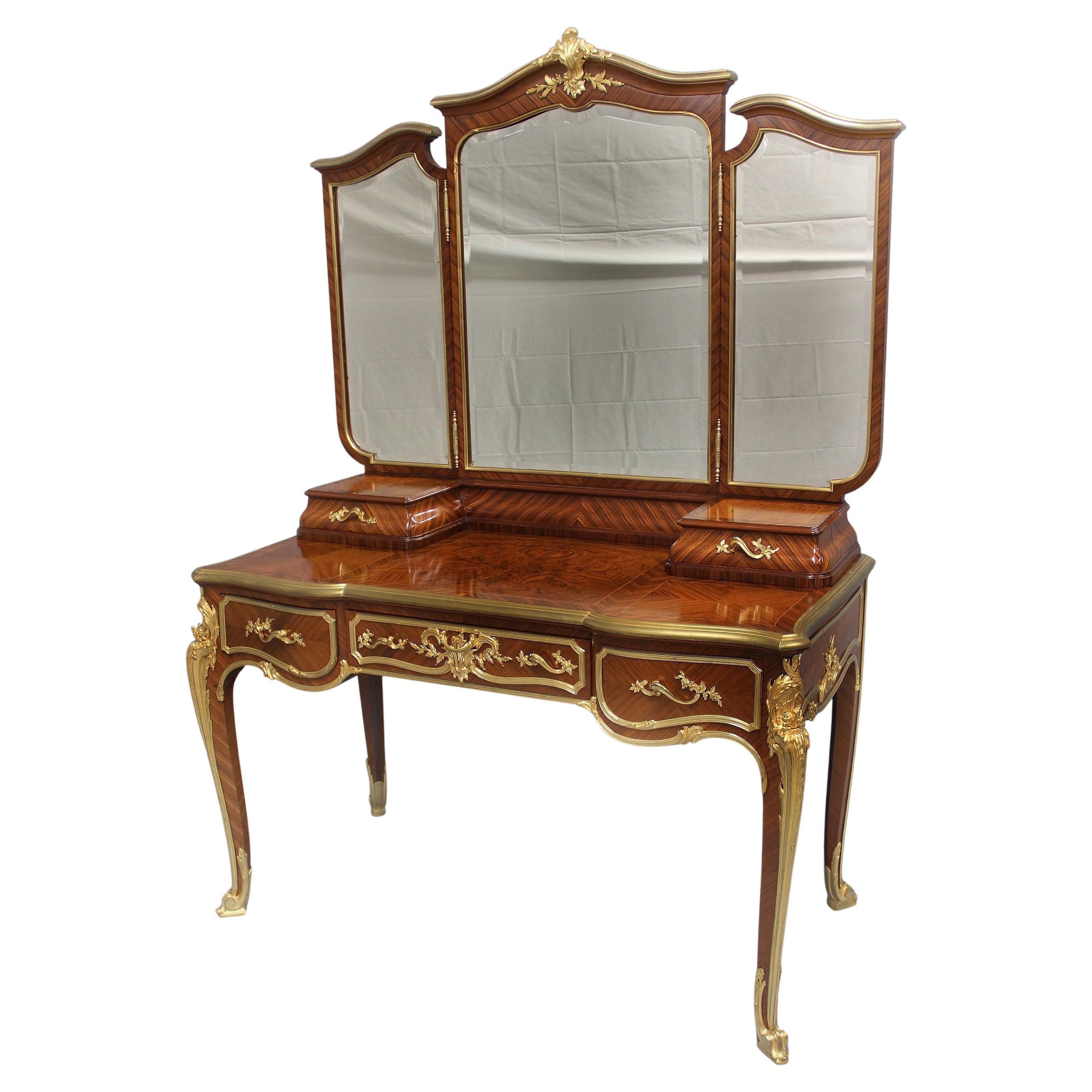 Importante table de toilette du XIXe siècle en marqueterie de bronze doré par Haentges Freres en vente