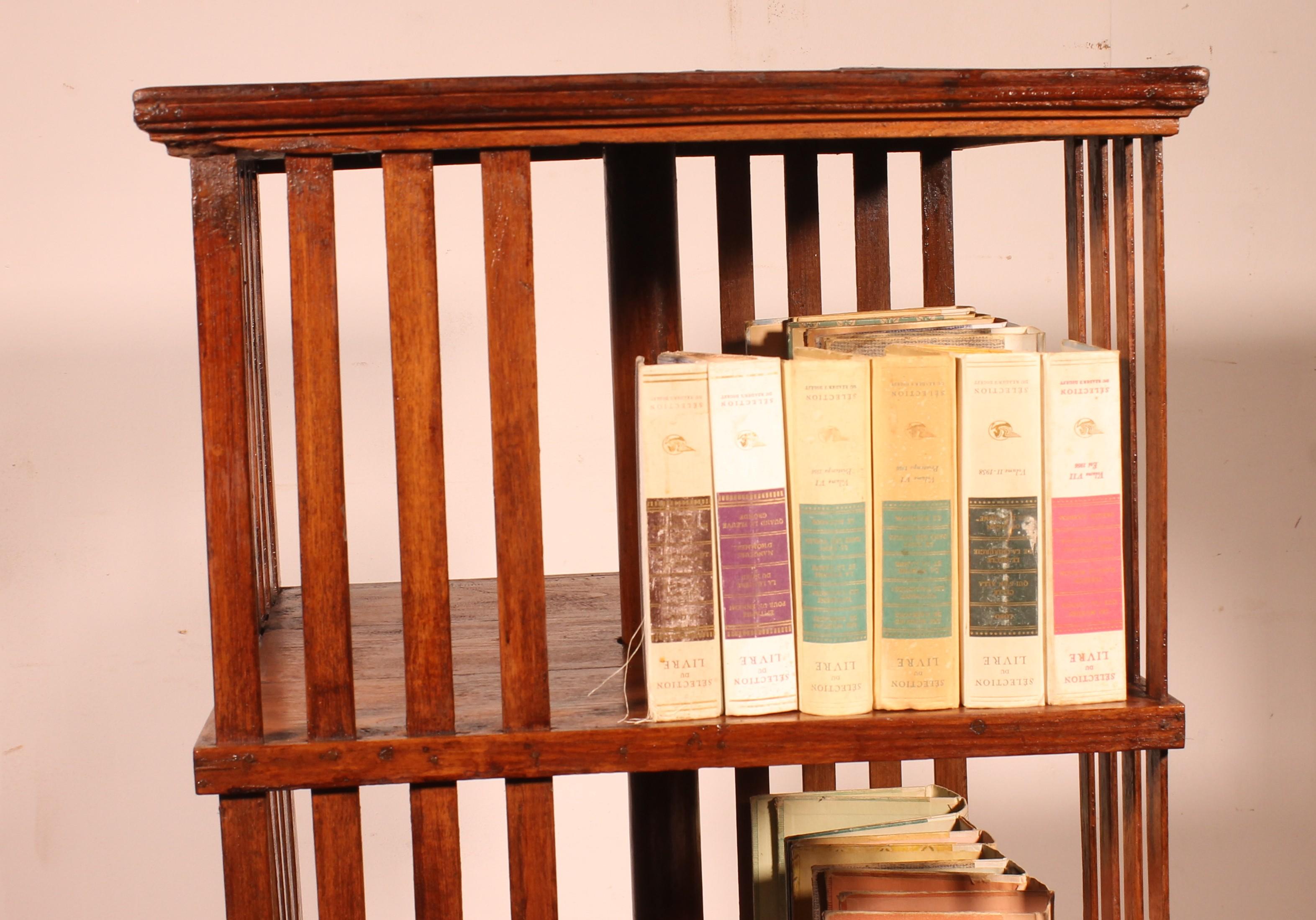 Importante bibliothèque tournante en Oak Oak du 19ème siècle en vente 4