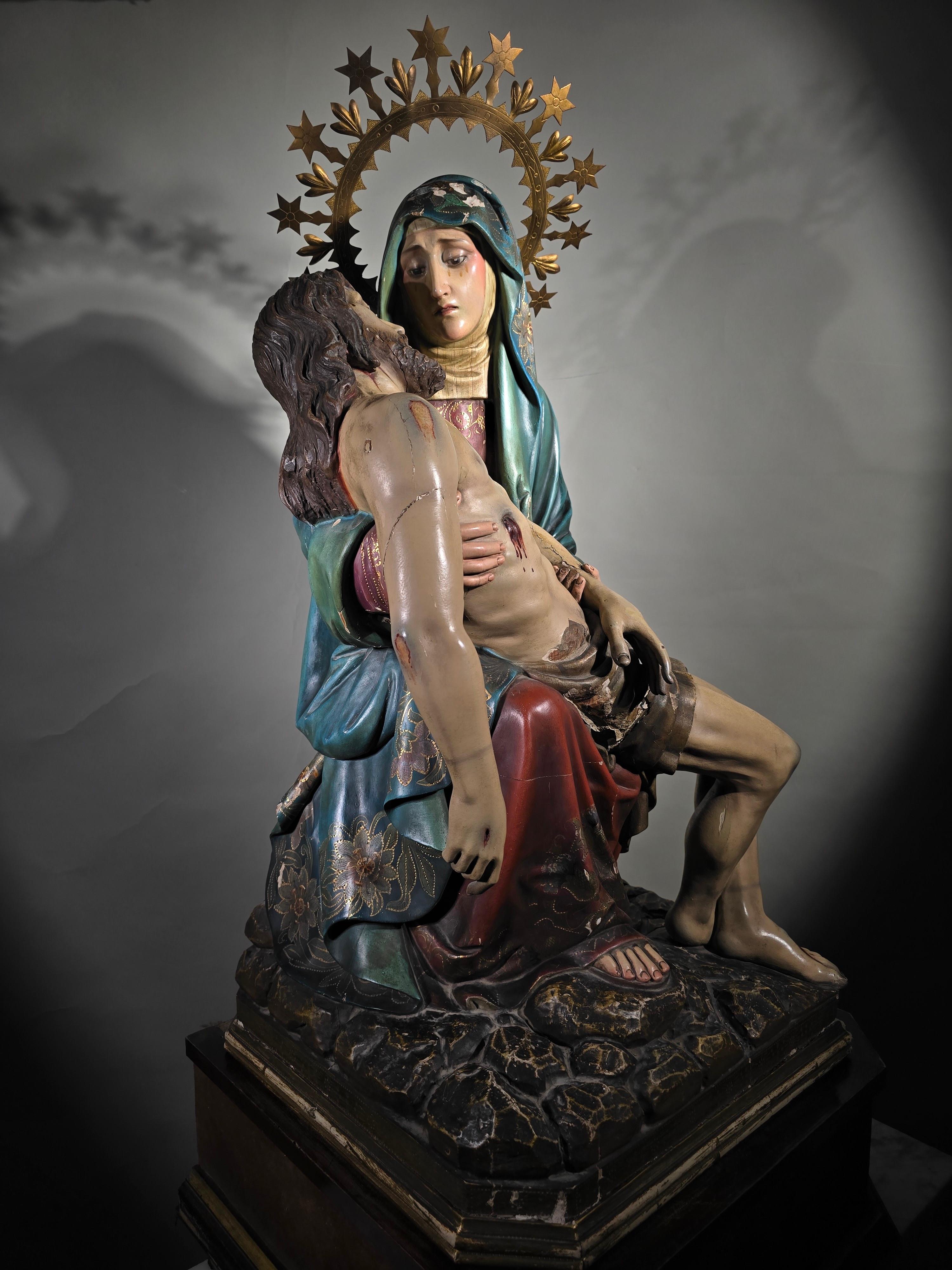 Important 19th Century Sculpture: The Pieta For Sale 7