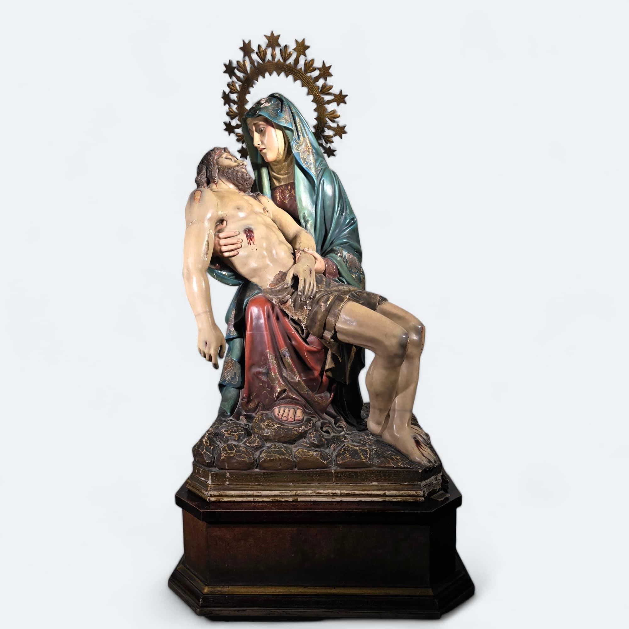 Important 19th Century Sculpture: The Pieta For Sale 15