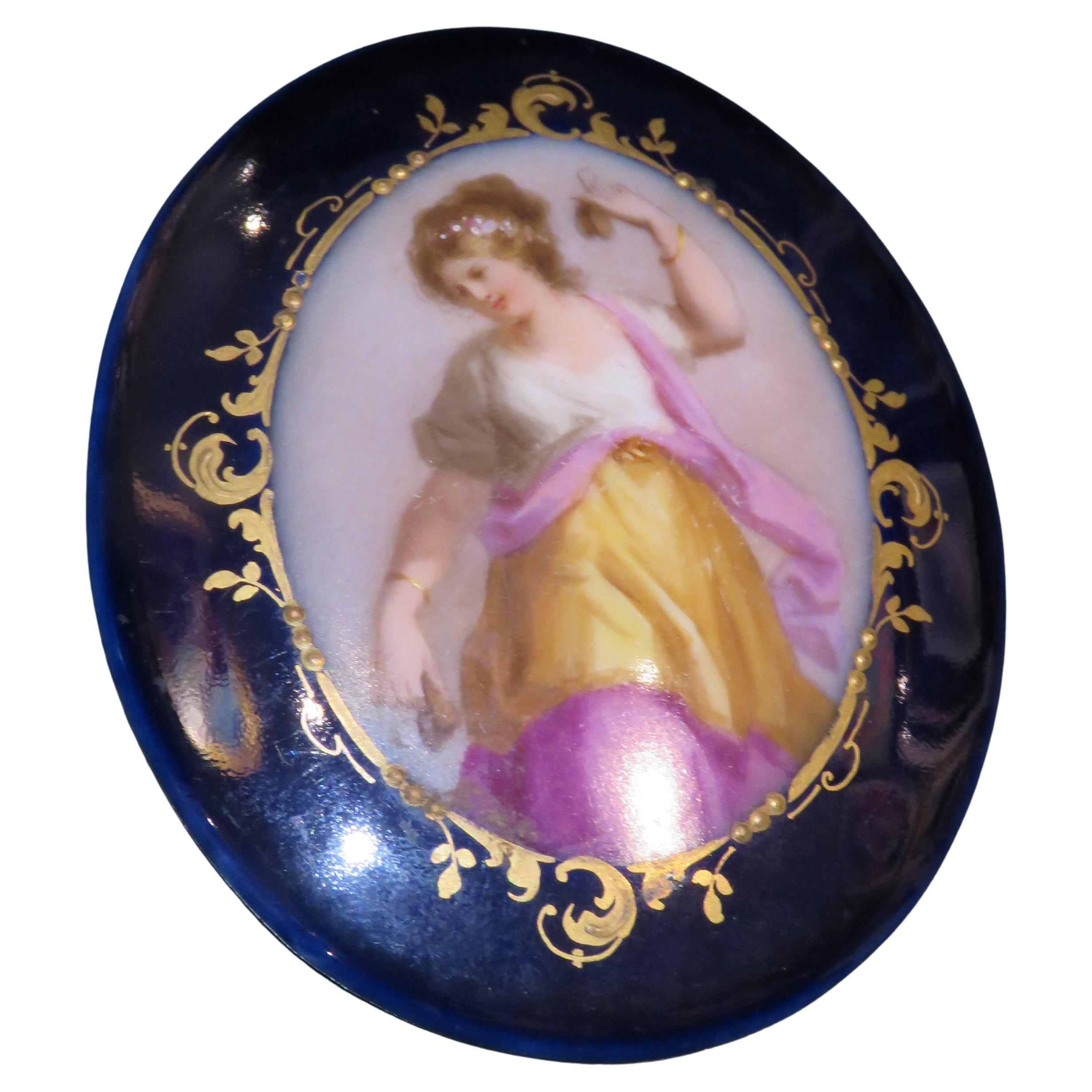 Importante plaque du XIXe siècle de style Sèvres en bleu de cobalt avec une dame dansante en vente
