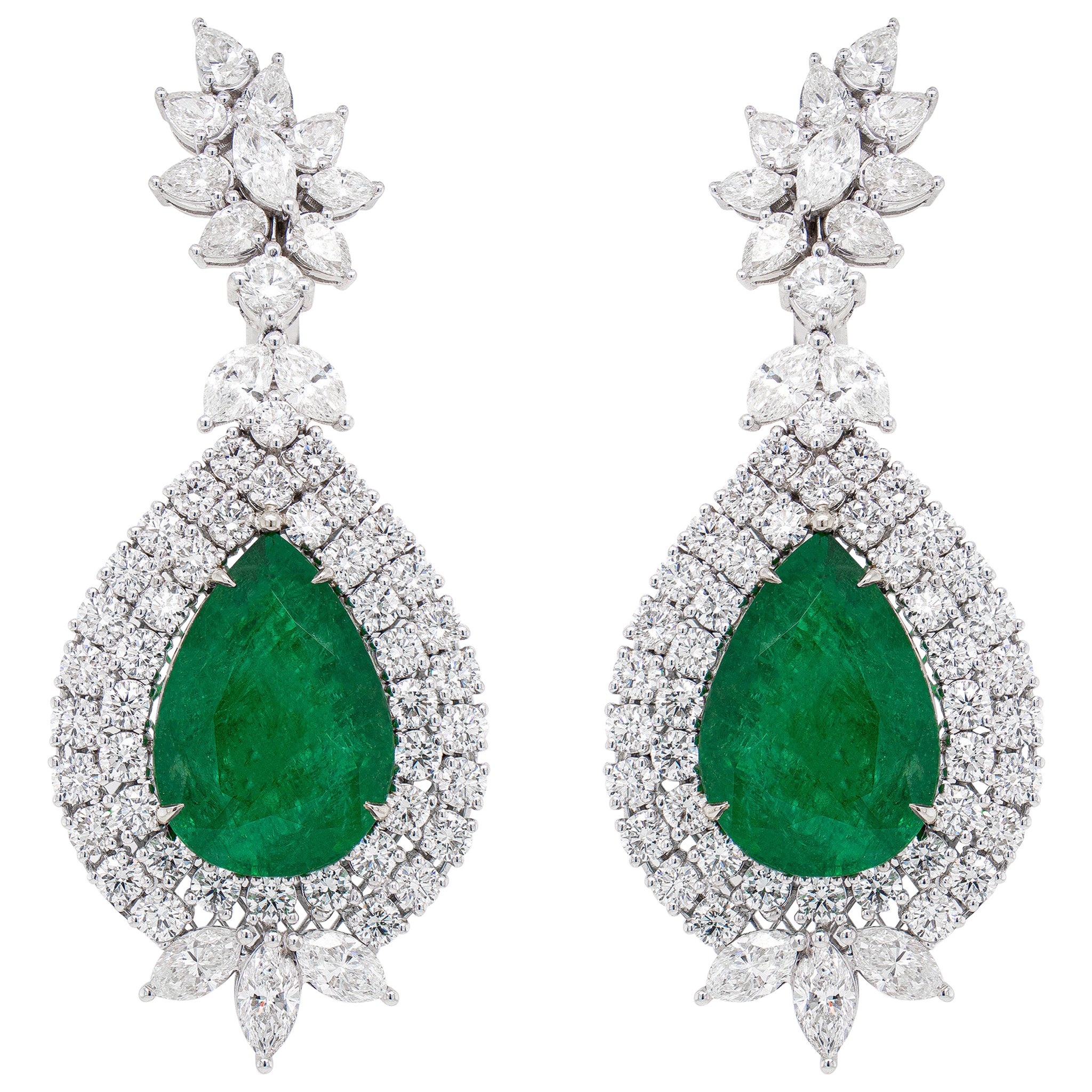 Important 21.86 Carat Pear Emerald Earrings Set with Diamonds 10.52 Carats Total For Sale