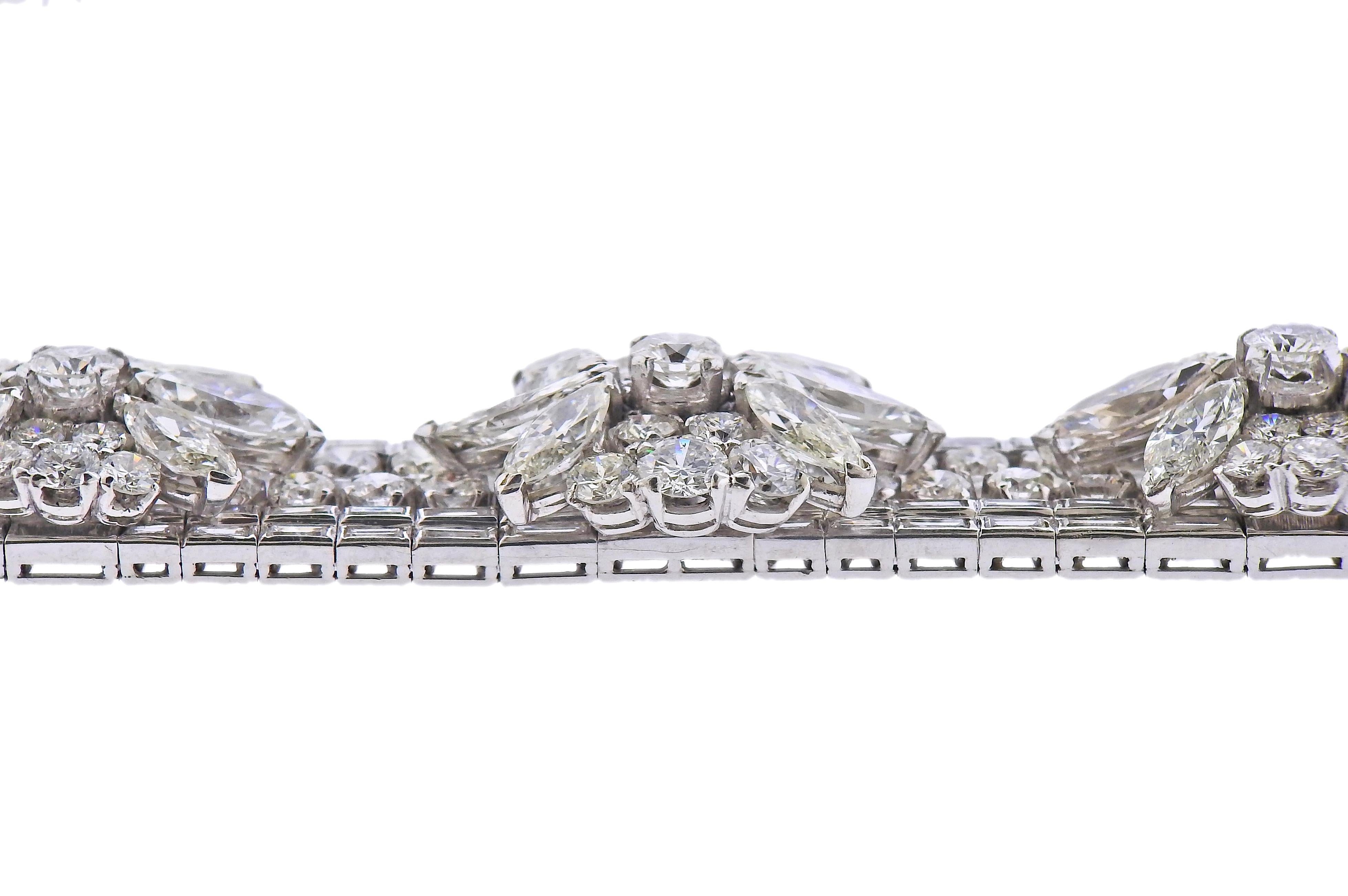 1930s Important 25 Carat Diamond Platinum Bracelet In Excellent Condition For Sale In New York, NY