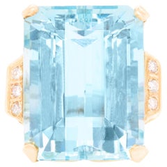 Vintage Important 40 Carat Aquamarine Ring With Side Diamonds 14K Gold