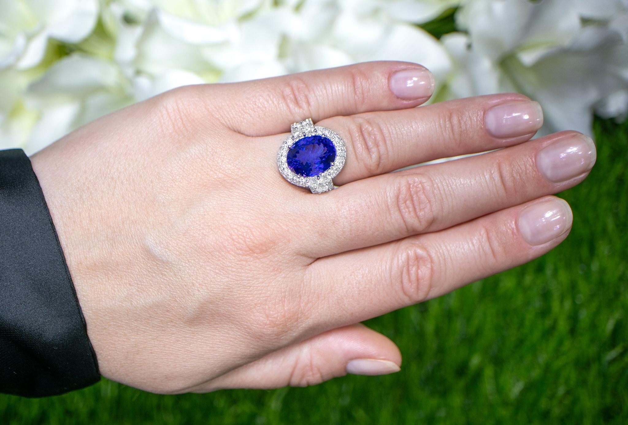 It comes with the Gemological Appraisal by GIA GG/AJP
All Gemstones are Natural
Tanzanite = 6.66 Carats
Diamonds = 2.70 Carats
Metal: 18K White Gold
Ring Size: 6.25* US
*It can be resized complimentary