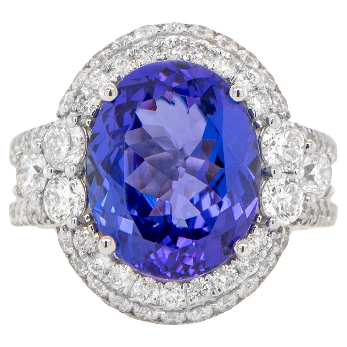 Importante bague en or 18 carats sertie d'une tanzanite de 6,66 carats et d'un diamant de 2,70 carats en vente