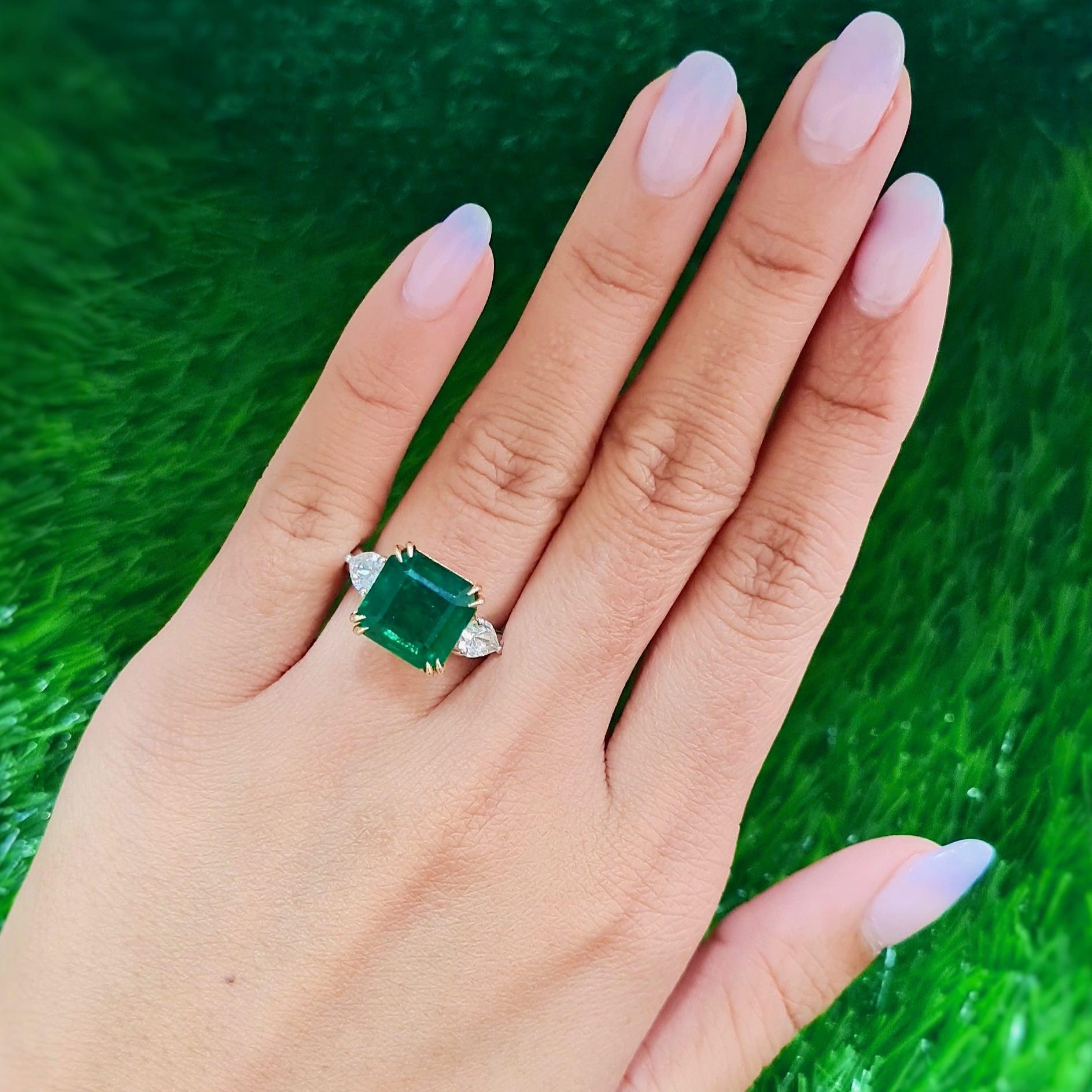 Es kommt mit der Bewertung durch GIA GG/AJP
Smaragd = 7,5 Karat
2 Diamanten = 1,07 Karat
( Farbe: H-I, Klarheit: VS-SI )
Metall: 18K Weiß- und Gelbgold
Ringgröße: 7* US
*Die Größe kann kostenlos geändert werden.