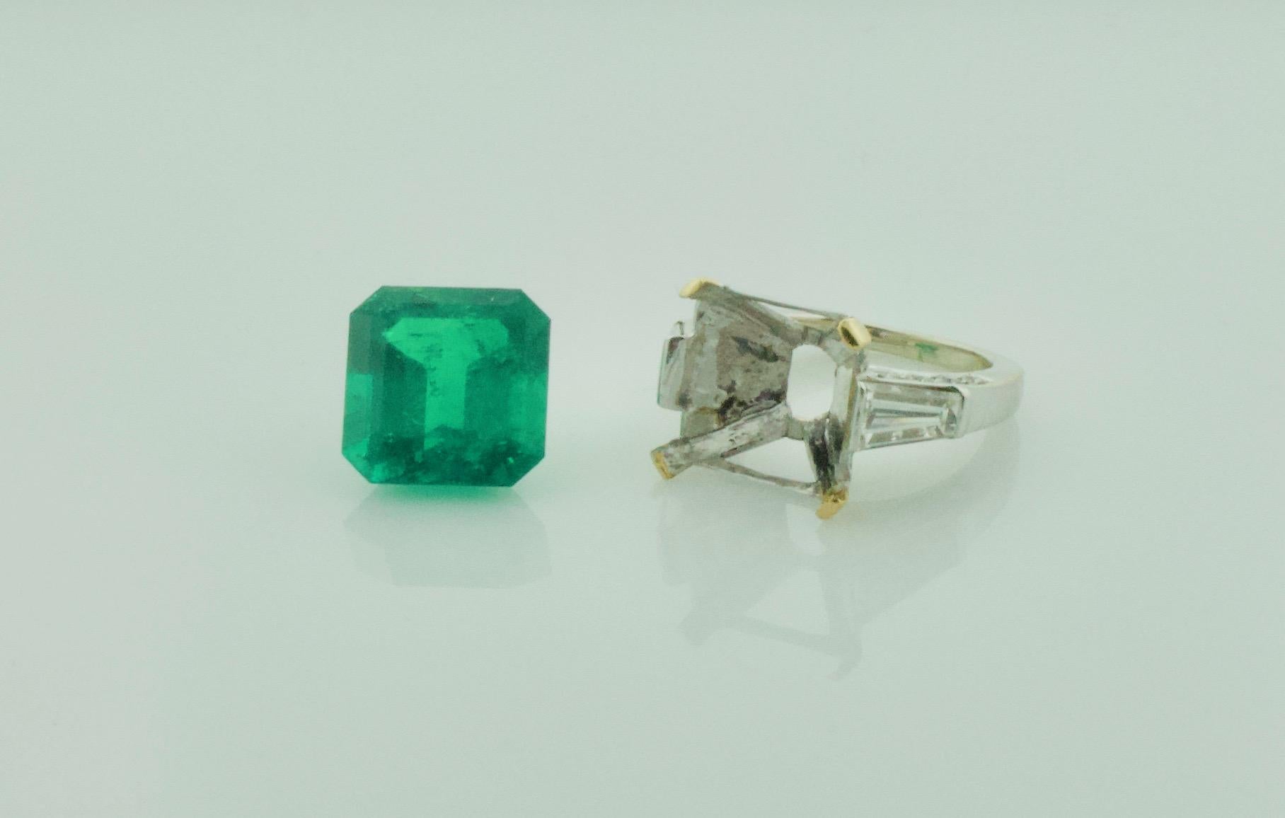 Important 9.18 Carat Colombian Emerald and Diamond Ring in 18k GIA Columbia For Sale 6