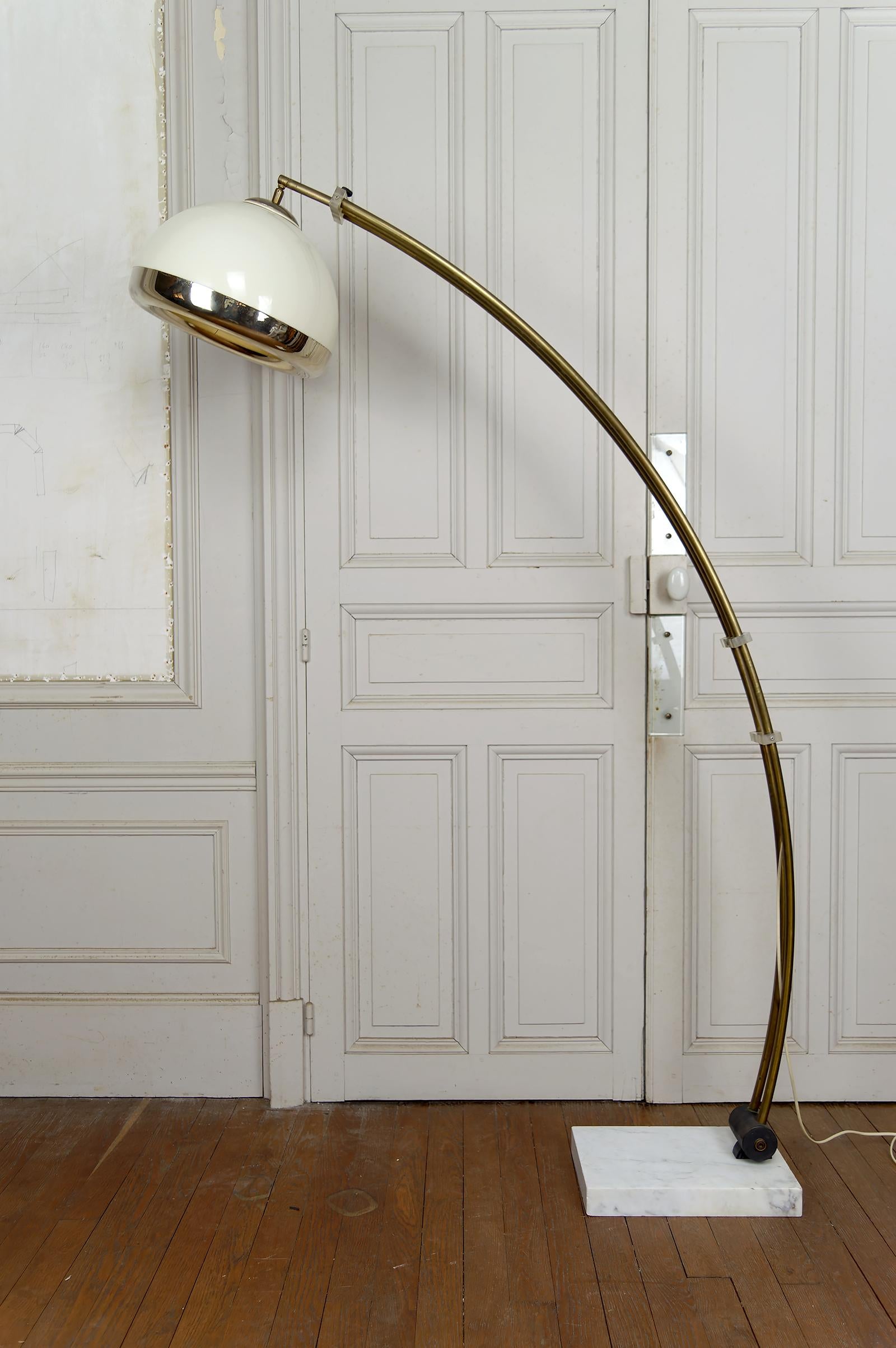 Important Adjustable Arc Floor Lamp – Italy, Circa 1970

Carrara Marble, Brass & Plexiglass

A stunning adjustable arc floor lamp from the 1970s, made in Italy. This sculptural lighting piece features a solid Carrara marble base, finely polished,