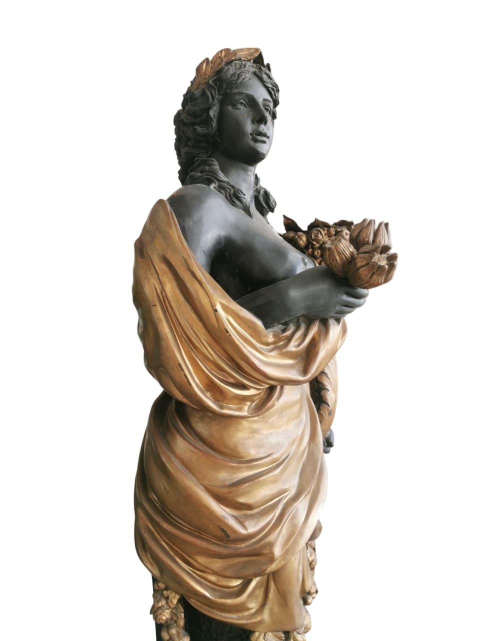 Importante et impressionnante paire de sculptures en bronze du XIXe siècle en vente 7